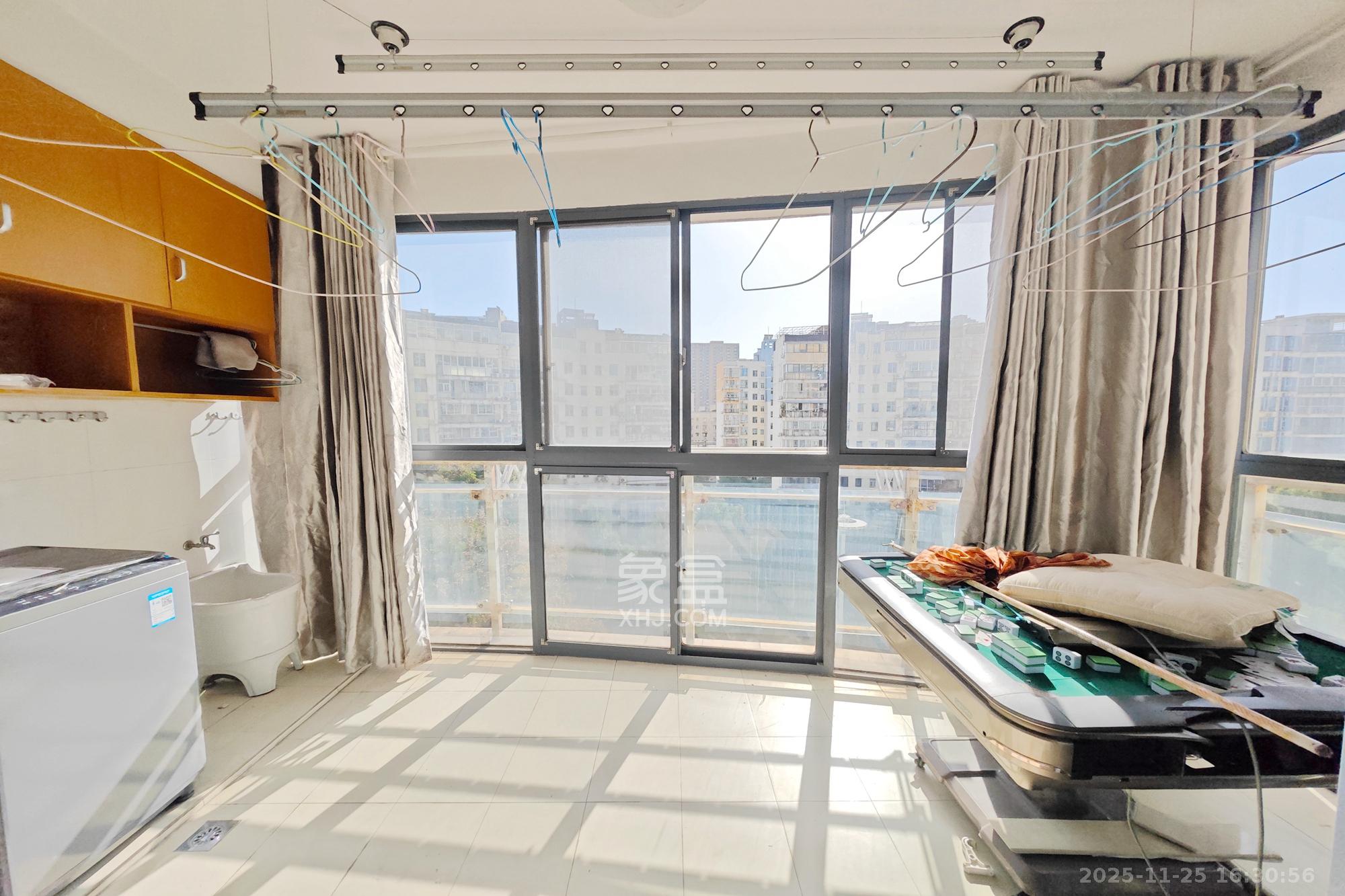 书香名邸 3室2厅2卫 150.0万 书香名邸 3室2厅2卫 150.0万阳台