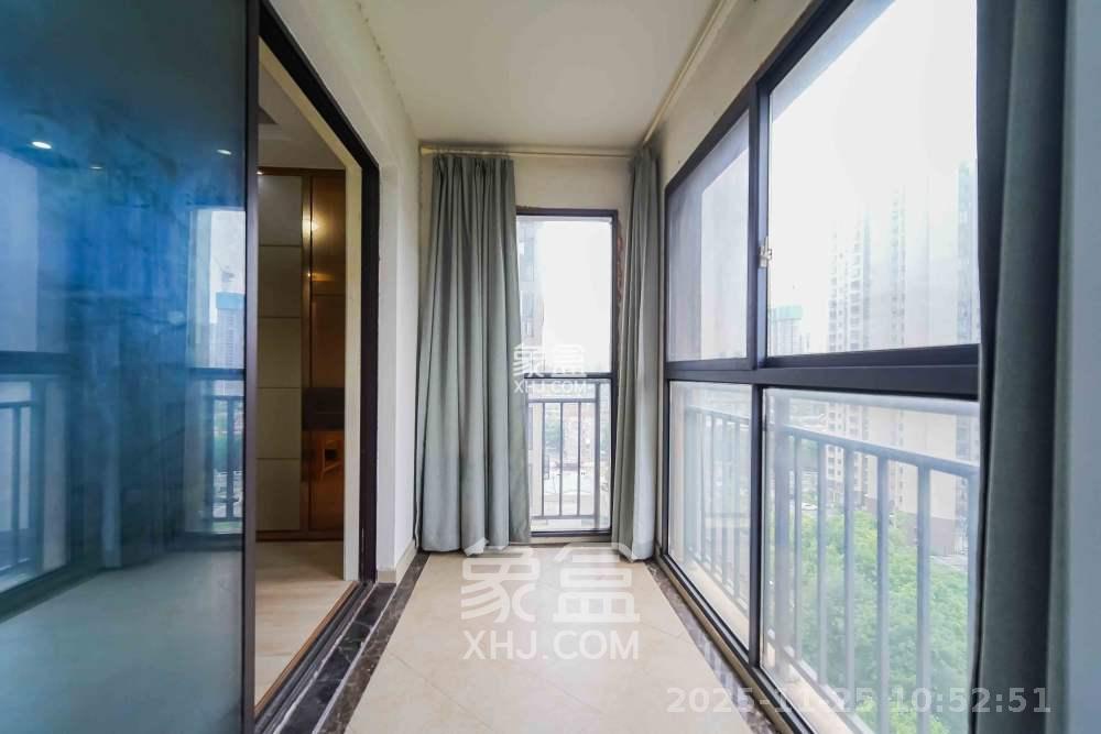 五江天街北区 3室2厅2卫 2400.0元/月 五江天街北区 3室2厅2卫 2400.0元/月室内图