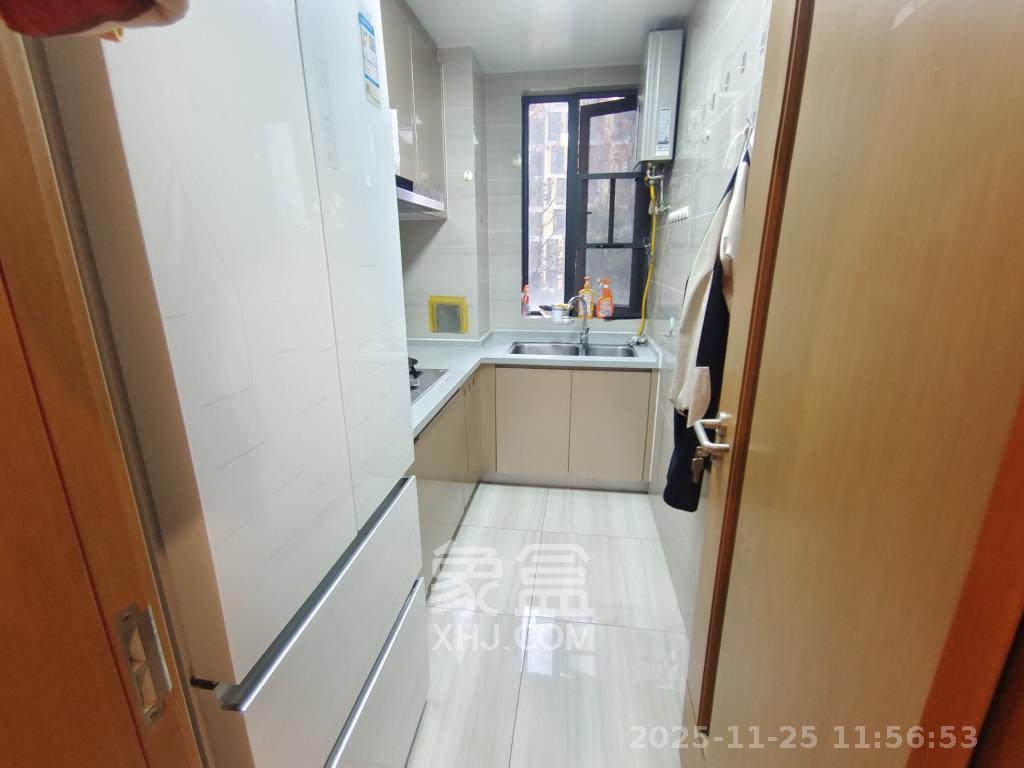 阳光100一期、四五期 2室2厅1卫 2200.0元/月 阳光100一期、四五期 2室2厅1卫 2200.0元/月室内图