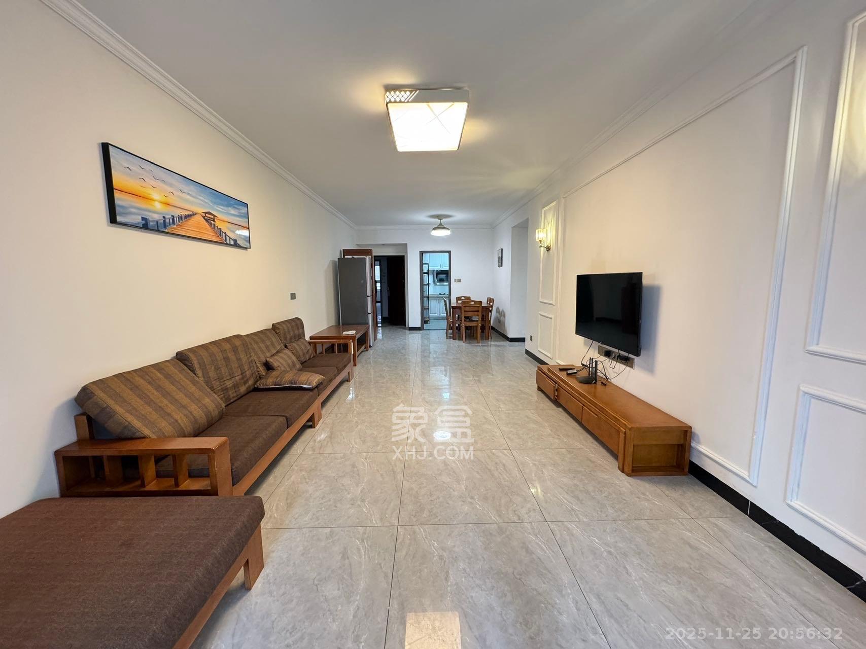 荣盛花语城 3室2厅2卫 2200.0元/月 荣盛花语城 3室2厅2卫 2200.0元/月室内图