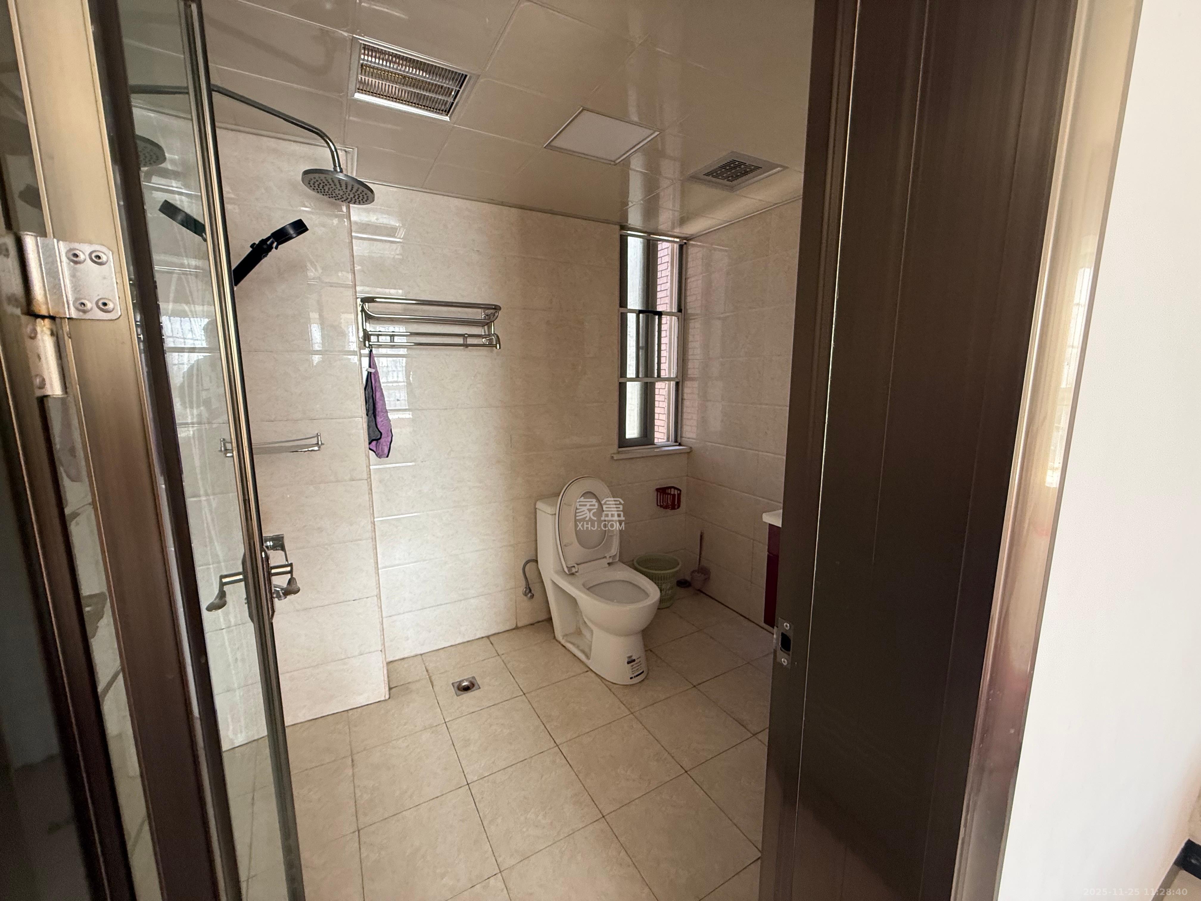 和馨园 4室1厅2卫 2800.0元/月 和馨园 4室1厅2卫 2800.0元/月室内图