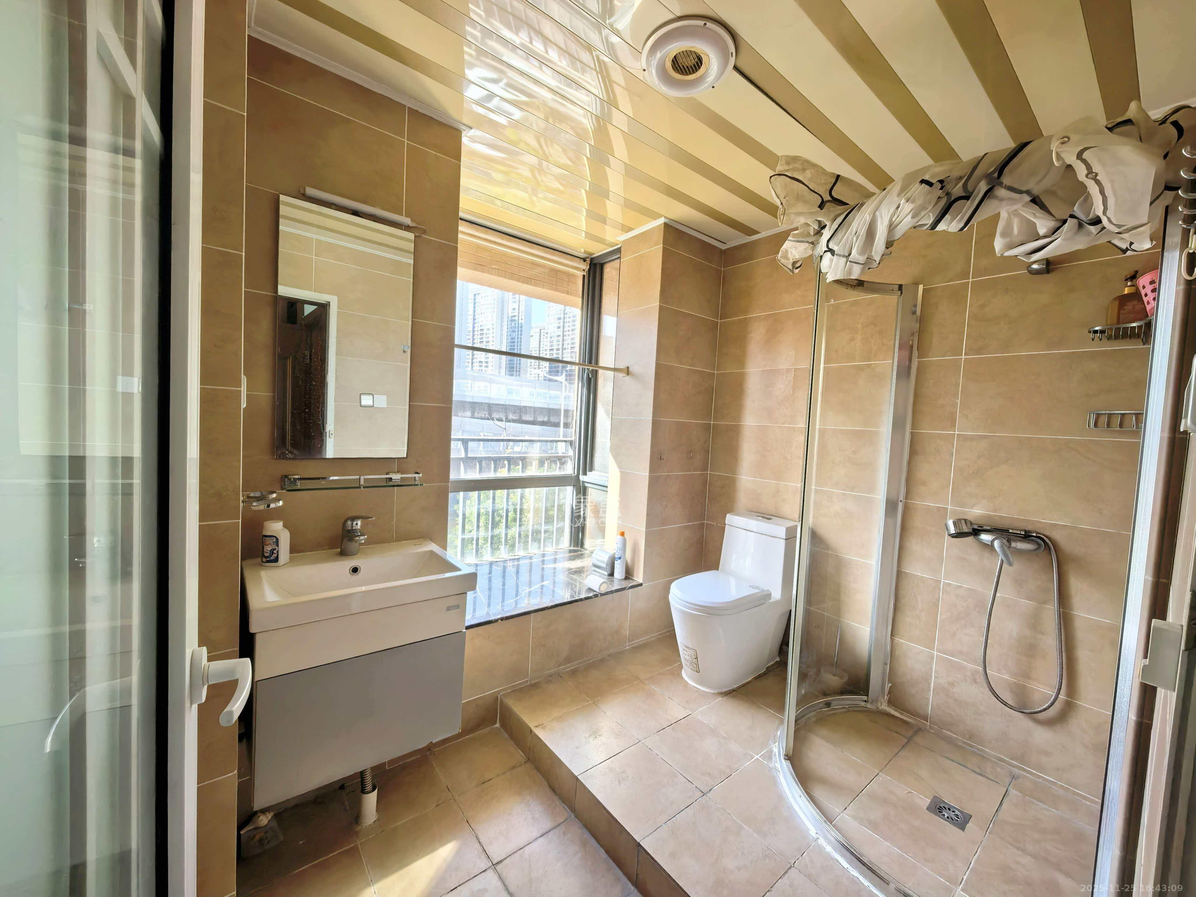 中城丽景香山园 3室2厅2卫 3000.0元/月 中城丽景香山园 3室2厅2卫 3000.0元/月室内图