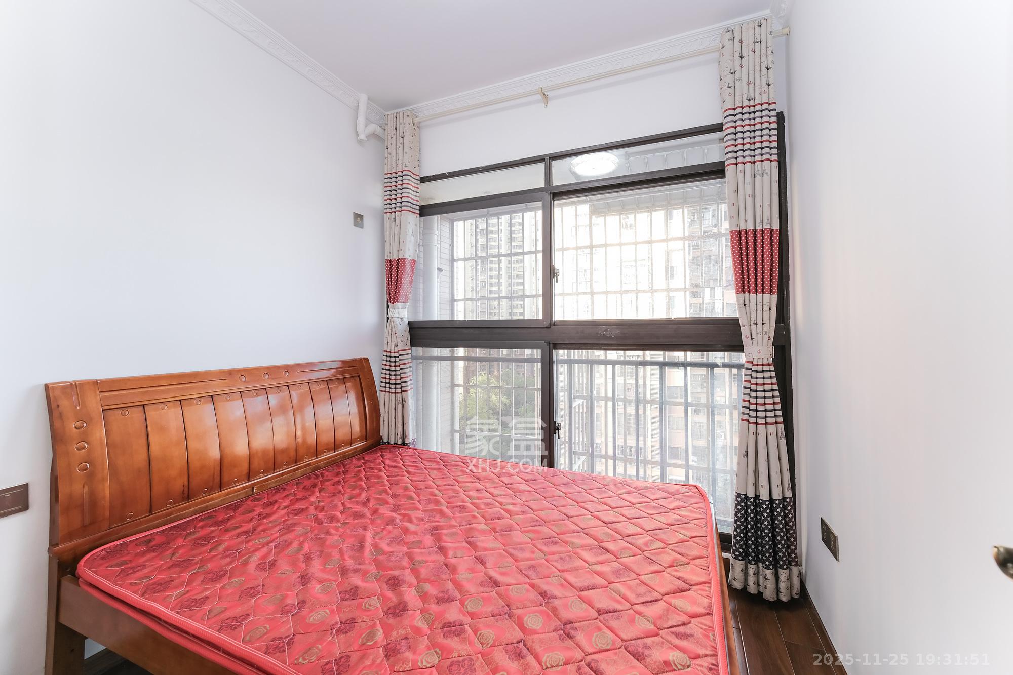 盛地春天里 3室2厅1卫 56.0万 盛地春天里 3室2厅1卫 56.0万卧室