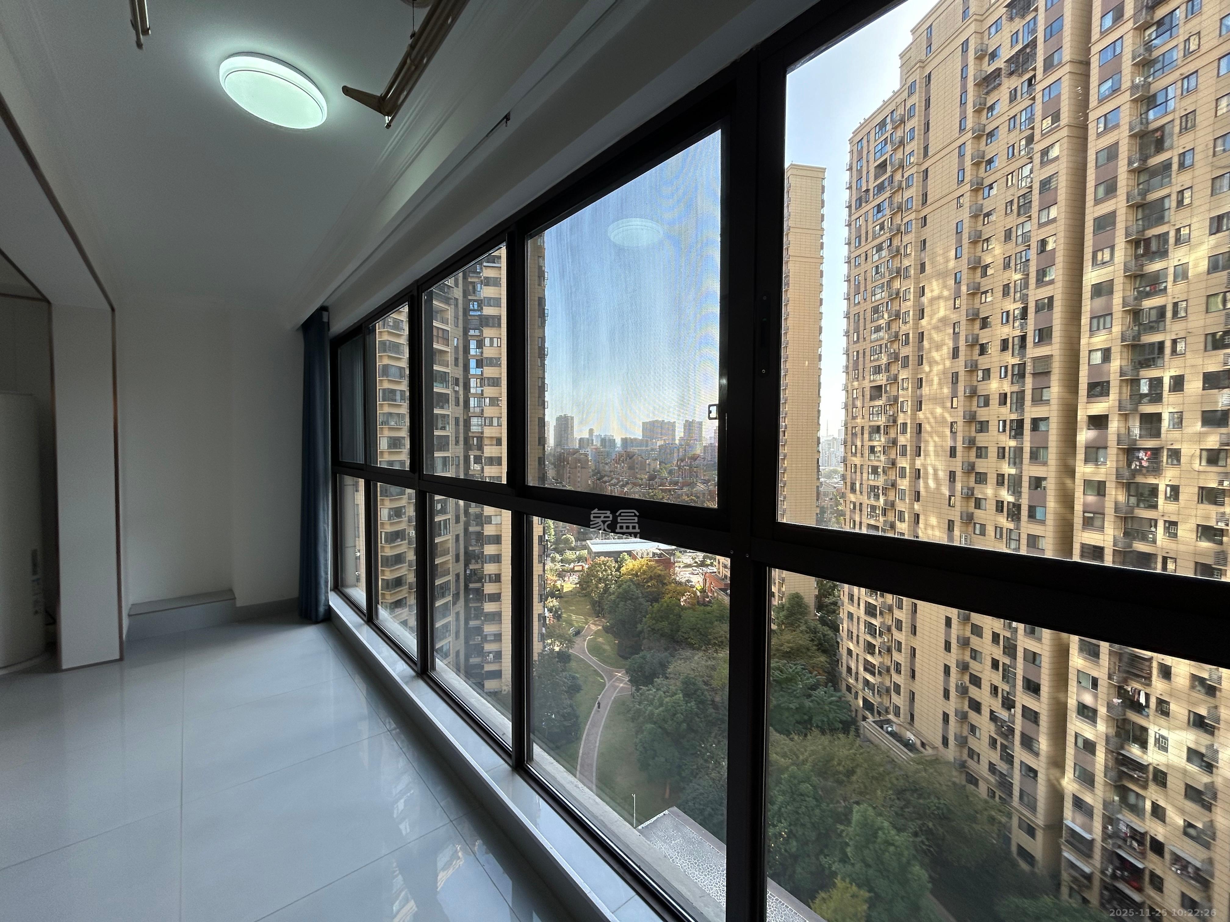 保利香槟国际  4室2厅2卫    3280.0元/月室内图