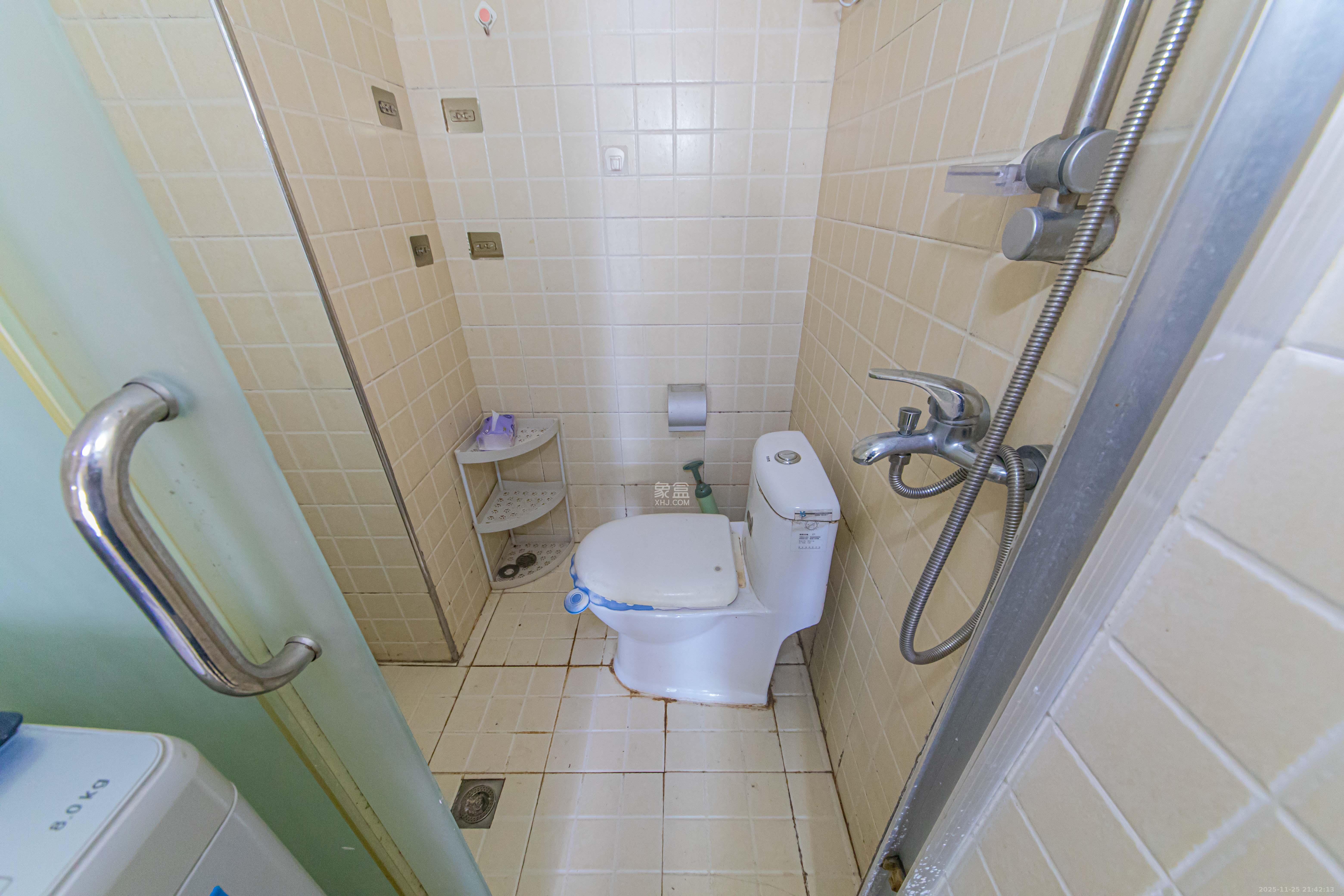 绿地公馆(绿地名邸) 1室1厅1卫 45.0万 绿地公馆(绿地名邸) 1室1厅1卫 45.0万卫生间