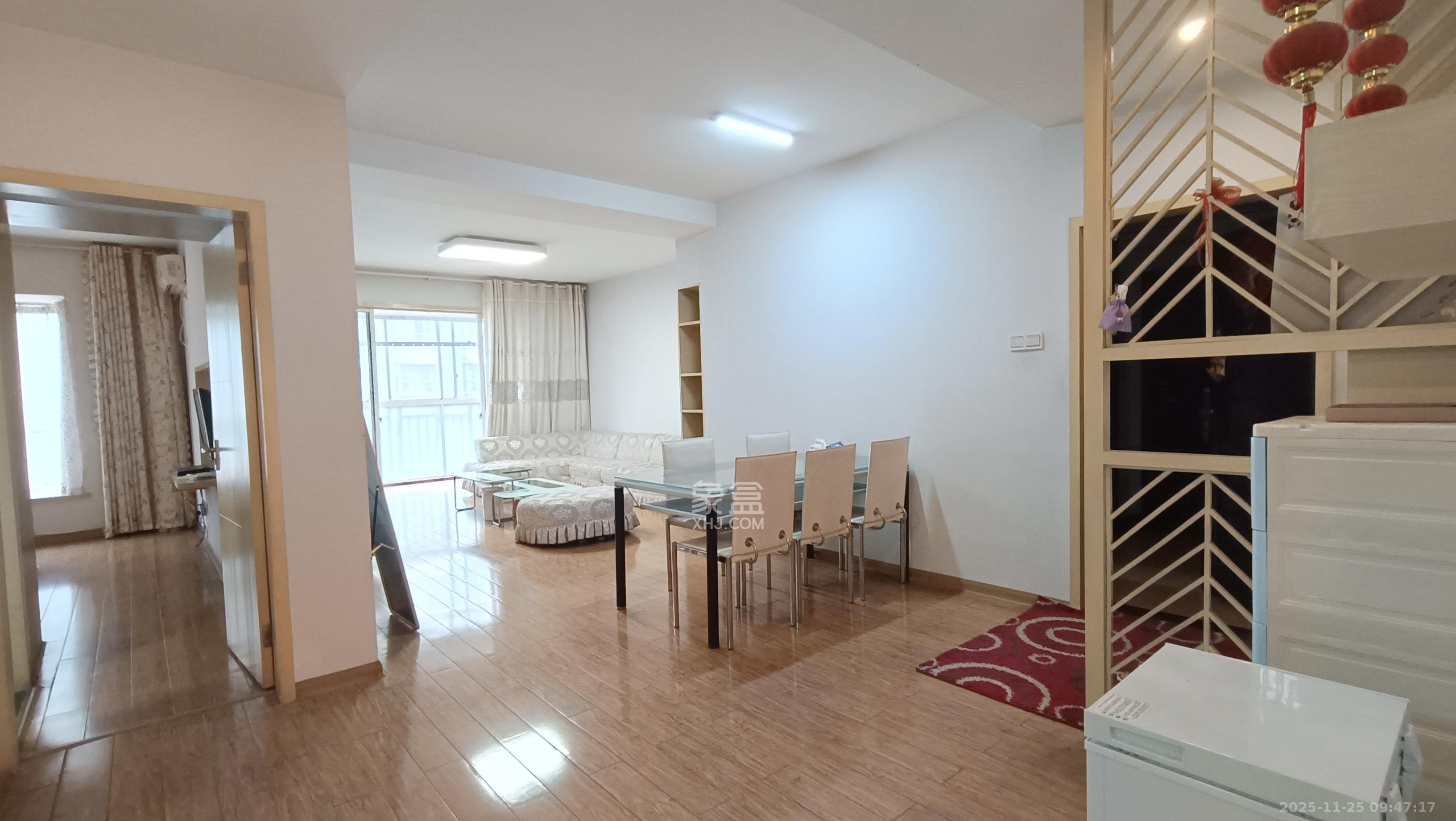 柠檬丽都  3室2厅2卫    2700.0元/月室内图