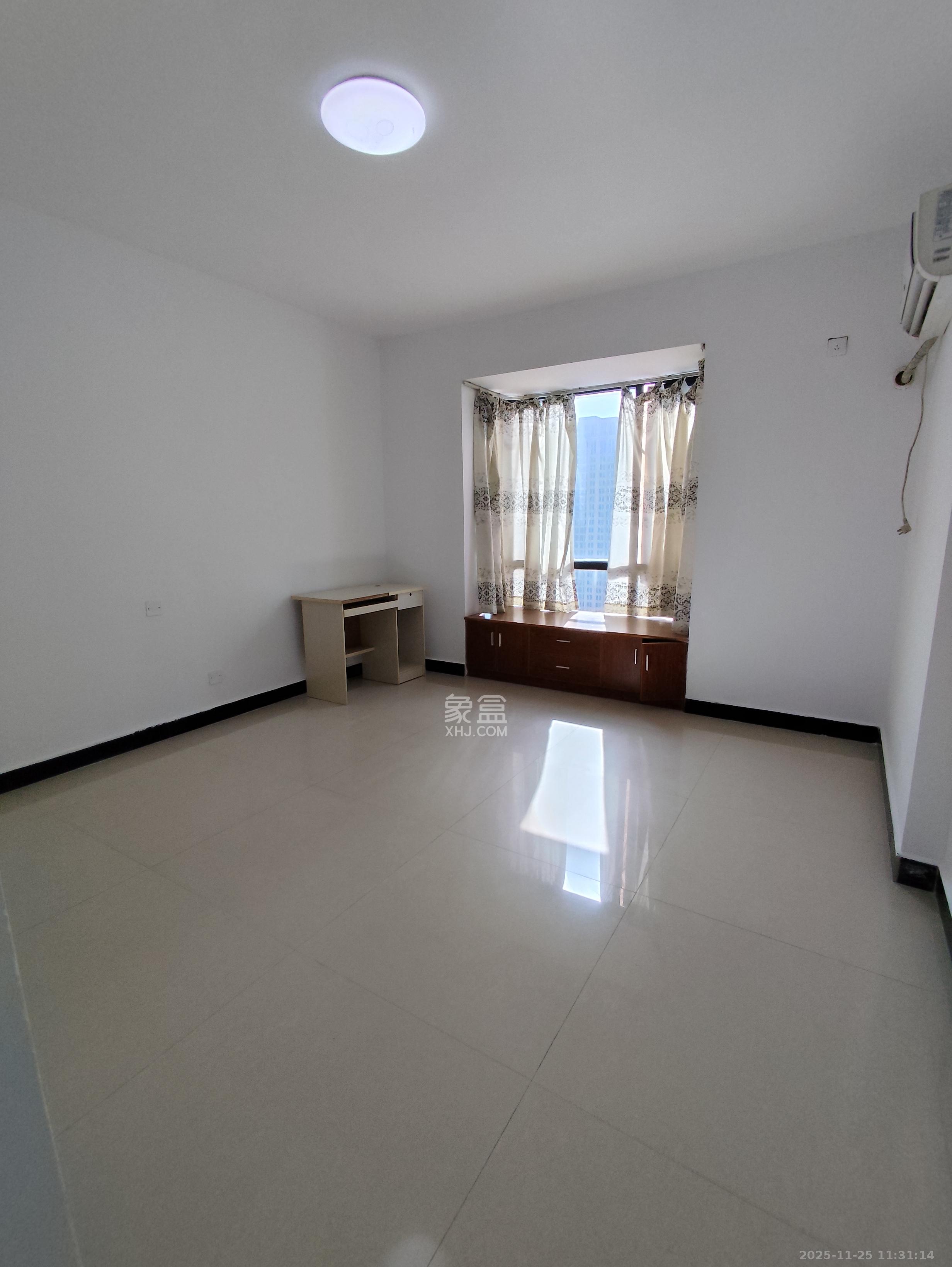 凯通国际城（凯通朝庭）  1室2厅1卫    2600.0元/月室内图