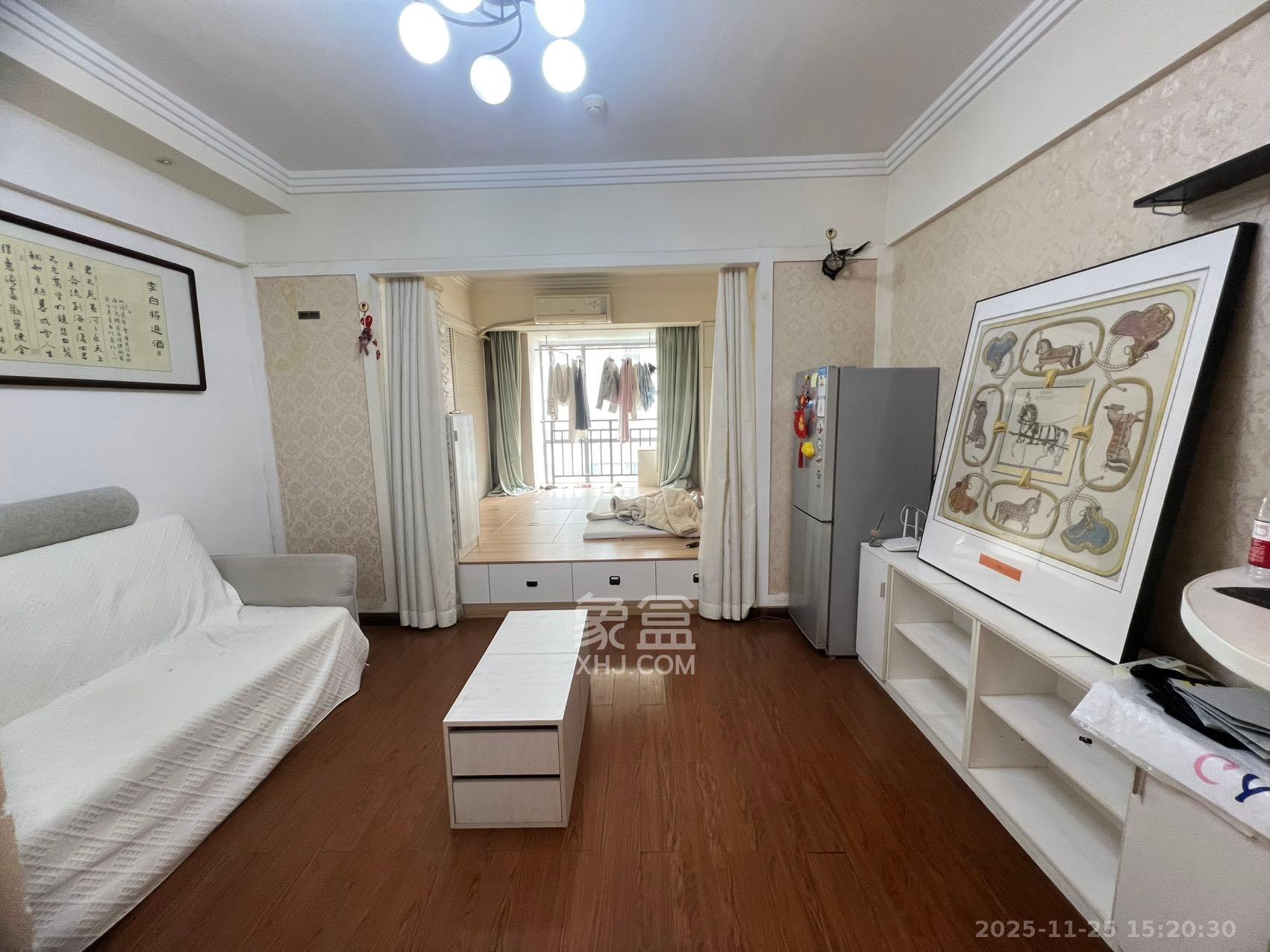 西子一间  1室1厅1卫    1800.0元/月