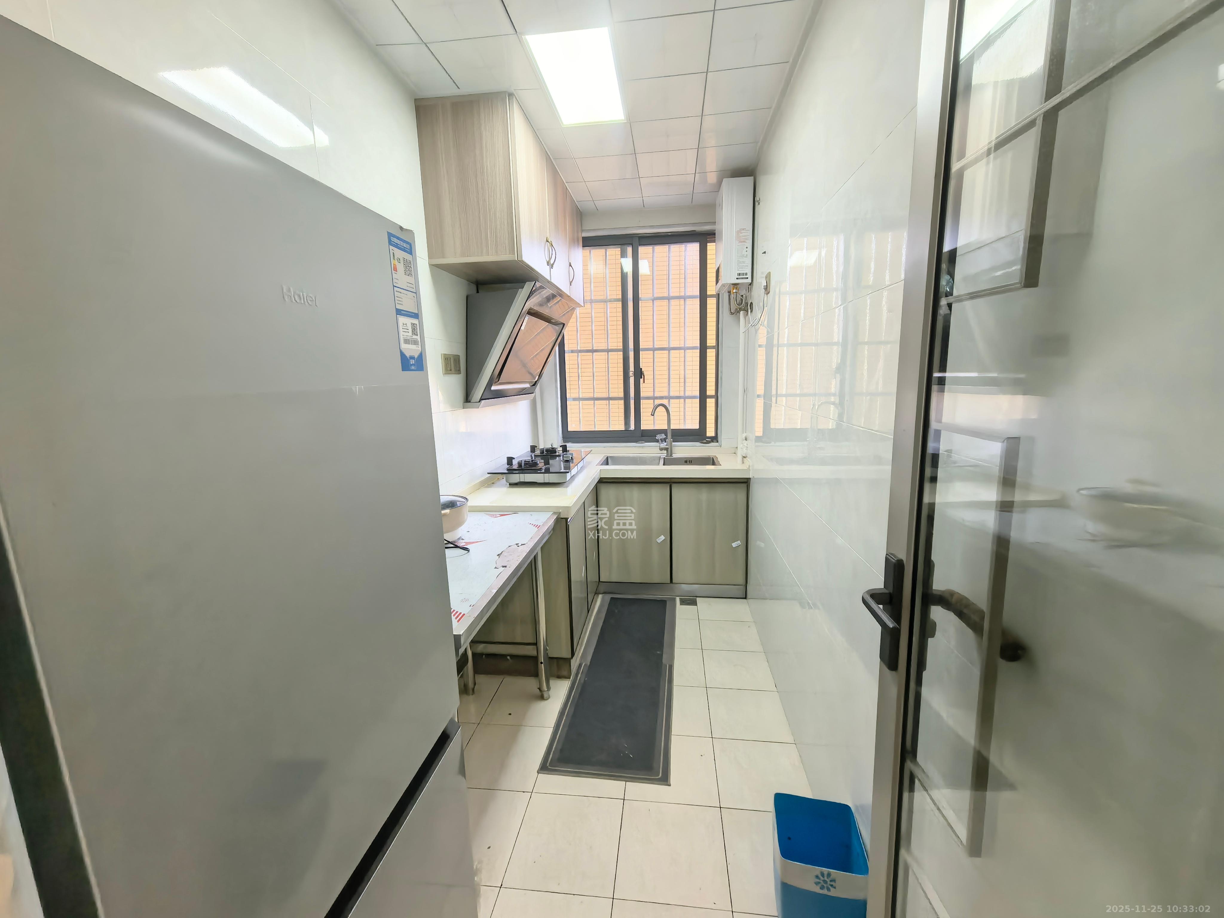 星城新宇川河苑  1室1厅1卫    1300.0元/月