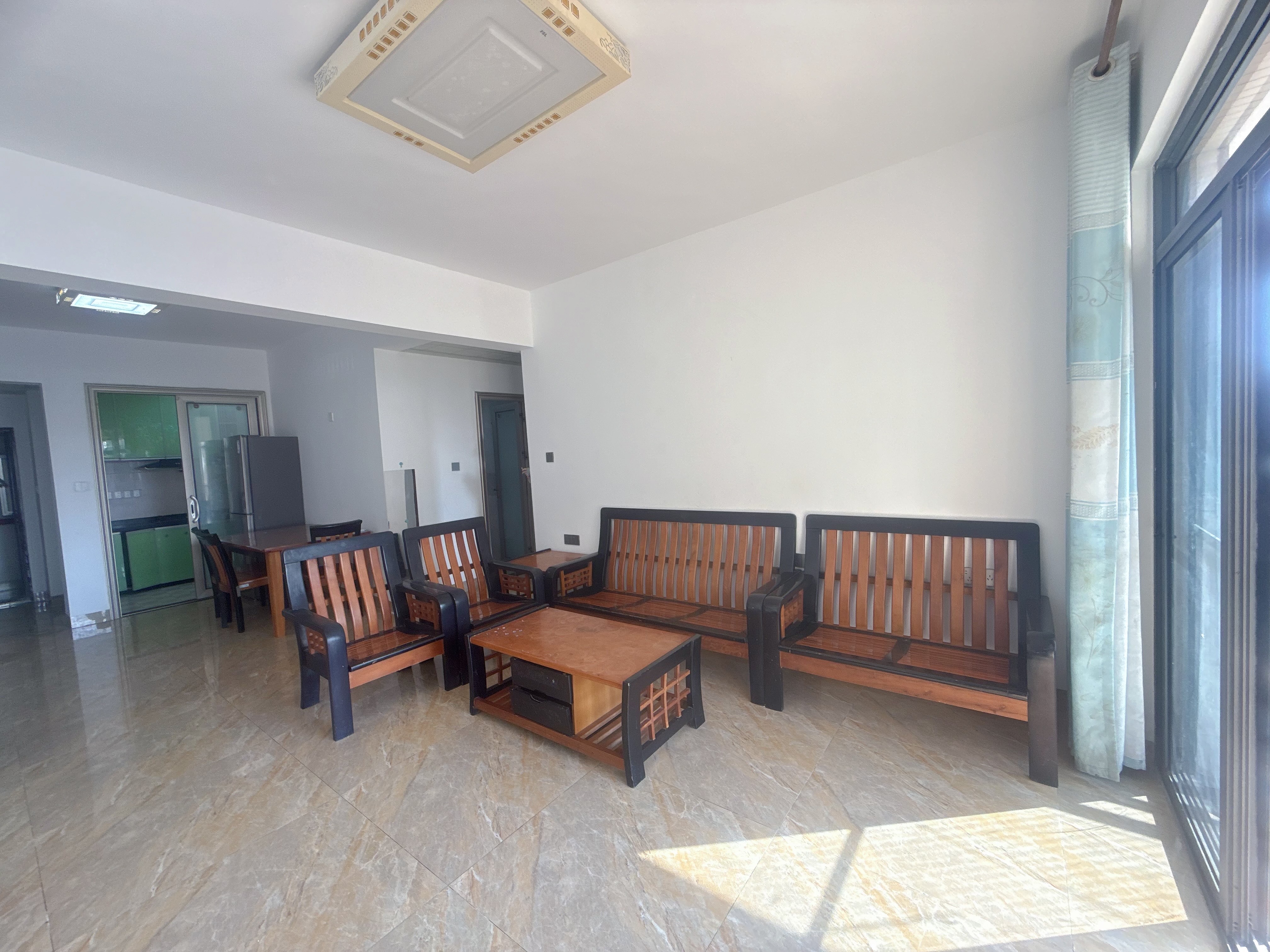 枫林雅郡 2室2厅1卫 2400.0元/月 枫林雅郡 2室2厅1卫 2400.0元/月室内图