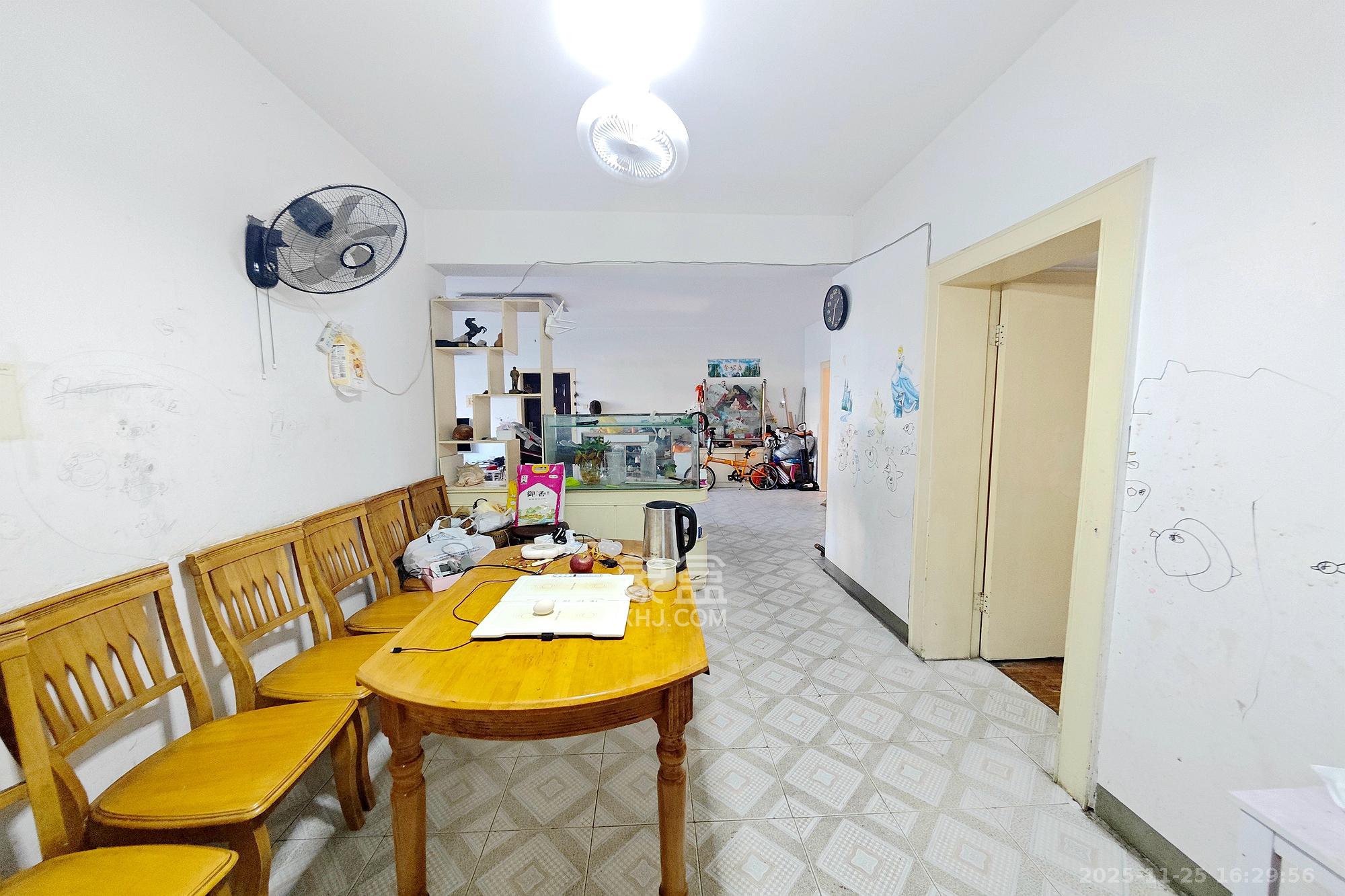 双银花园 3室2厅2卫 86.8万 双银花园 3室2厅2卫 86.8万客厅