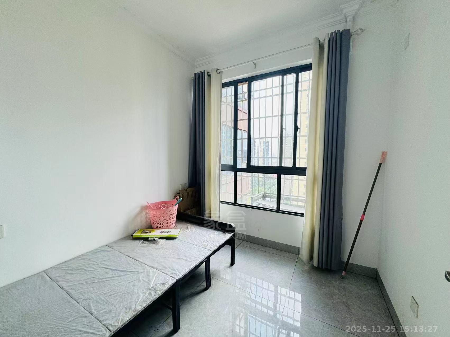 金轮翡翠名园 3室2厅1卫 1400.0元/月 金轮翡翠名园 3室2厅1卫 1400.0元/月室内图