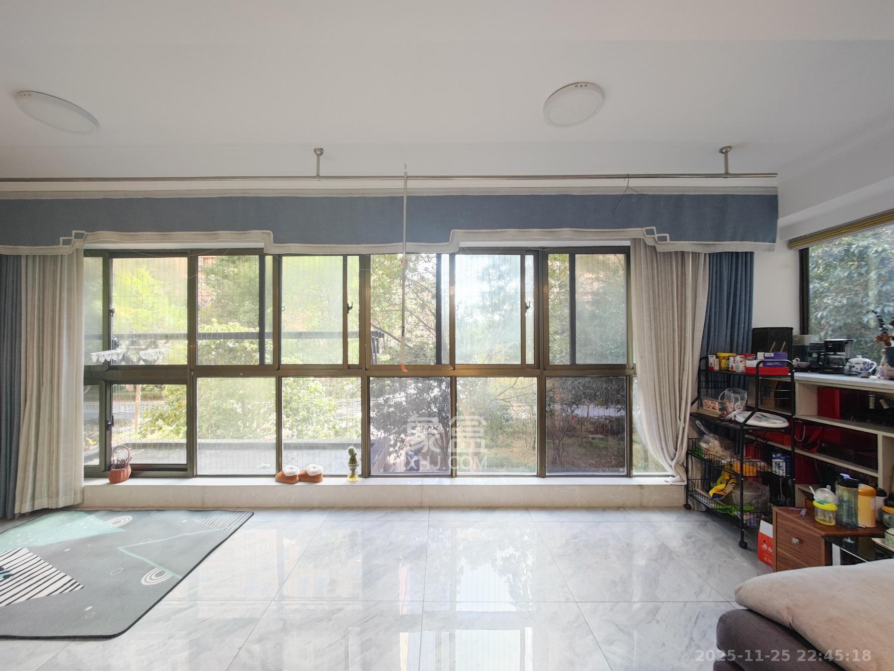 中天瑞景 5室2厅2卫 148.0万 中天瑞景 5室2厅2卫 148.0万阳台