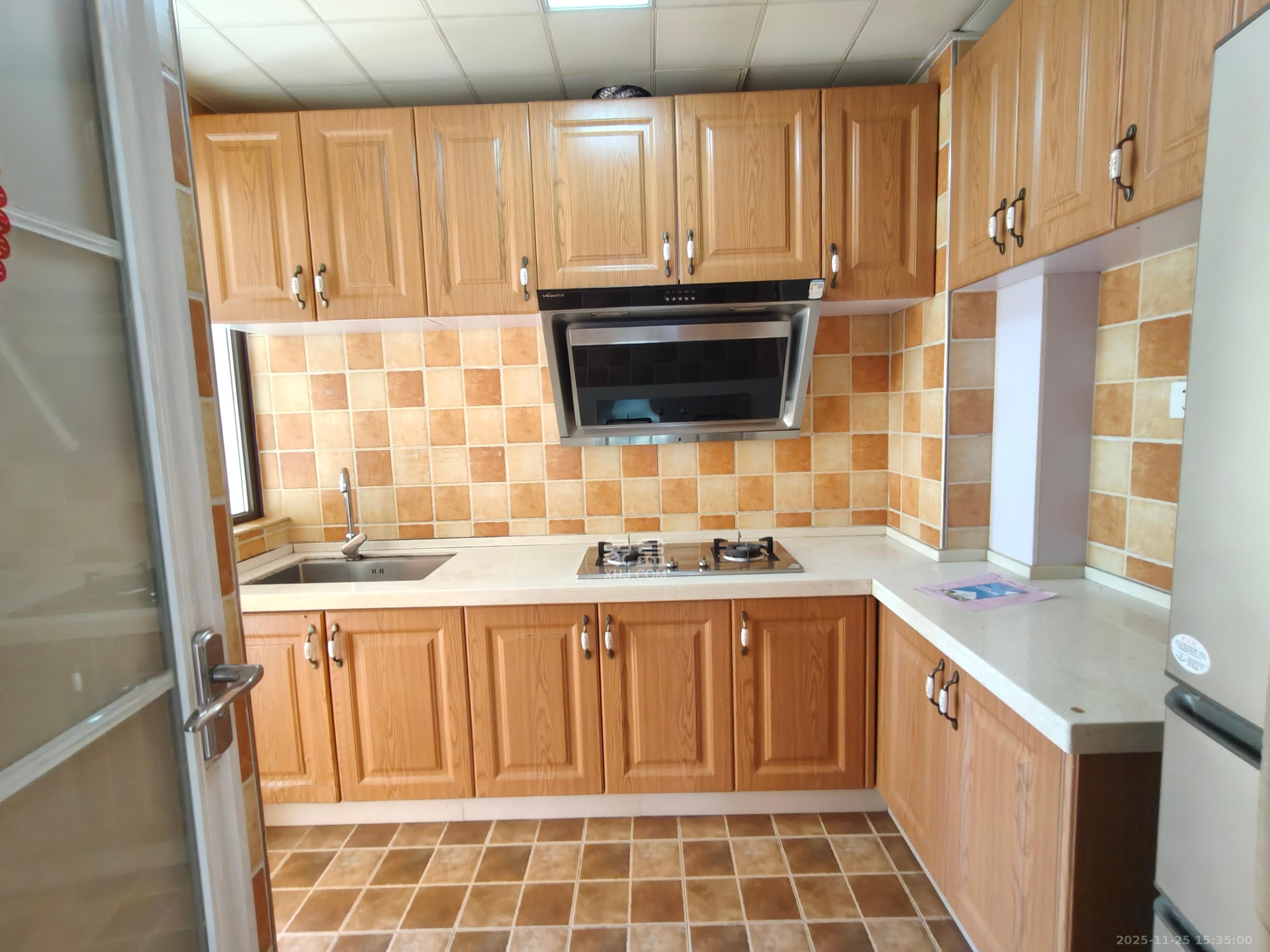 和泓梅溪四季 3室2厅1卫 2500.0元/月 和泓梅溪四季 3室2厅1卫 2500.0元/月室内图