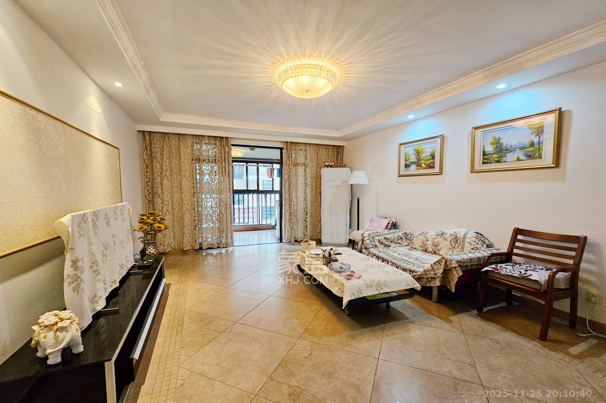 三江花中城 2室2厅1卫 90.0万 三江花中城 2室2厅1卫 90.0万客厅