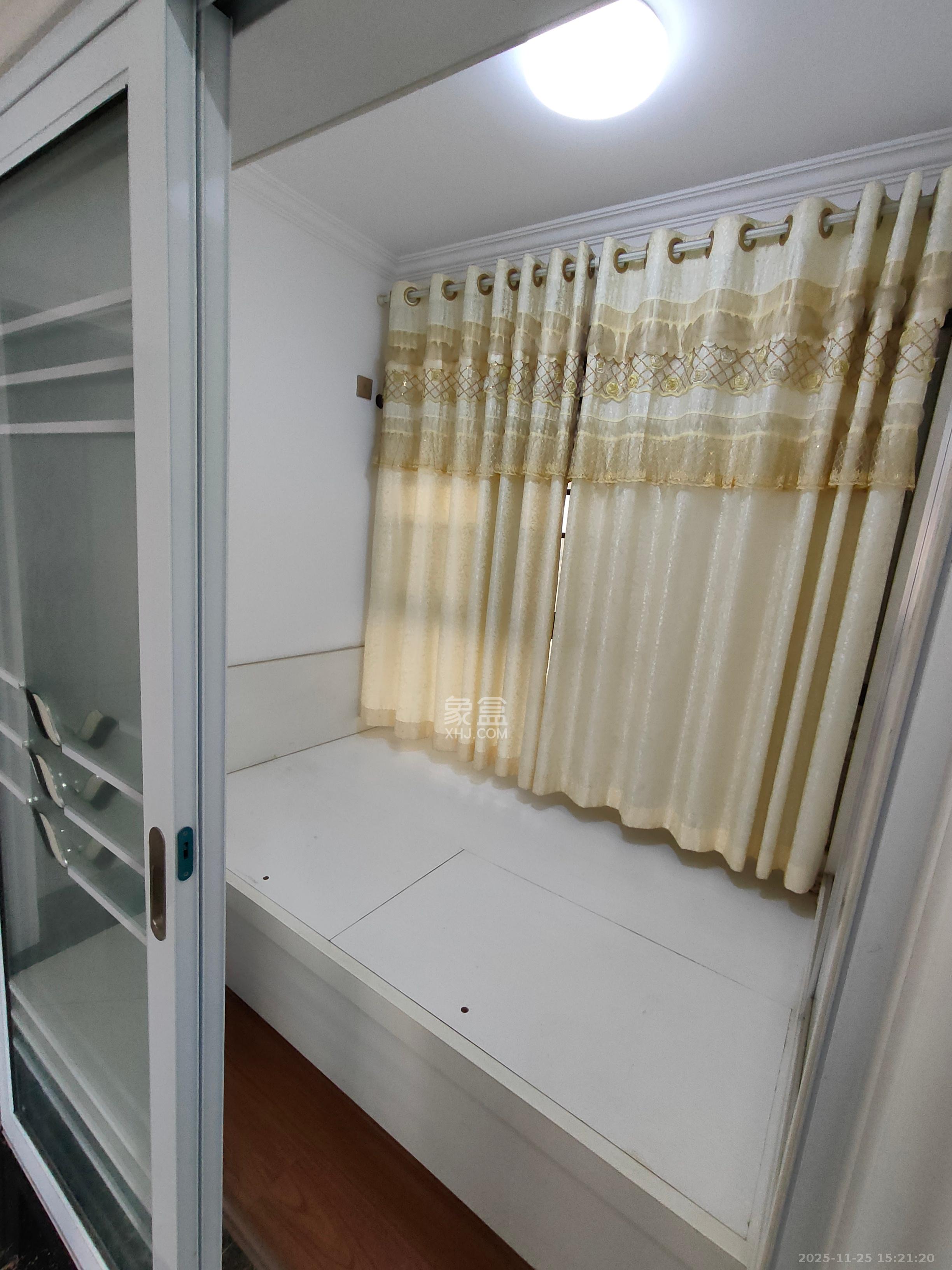 绿地新都会  3室2厅1卫    2100.0元/月室内图