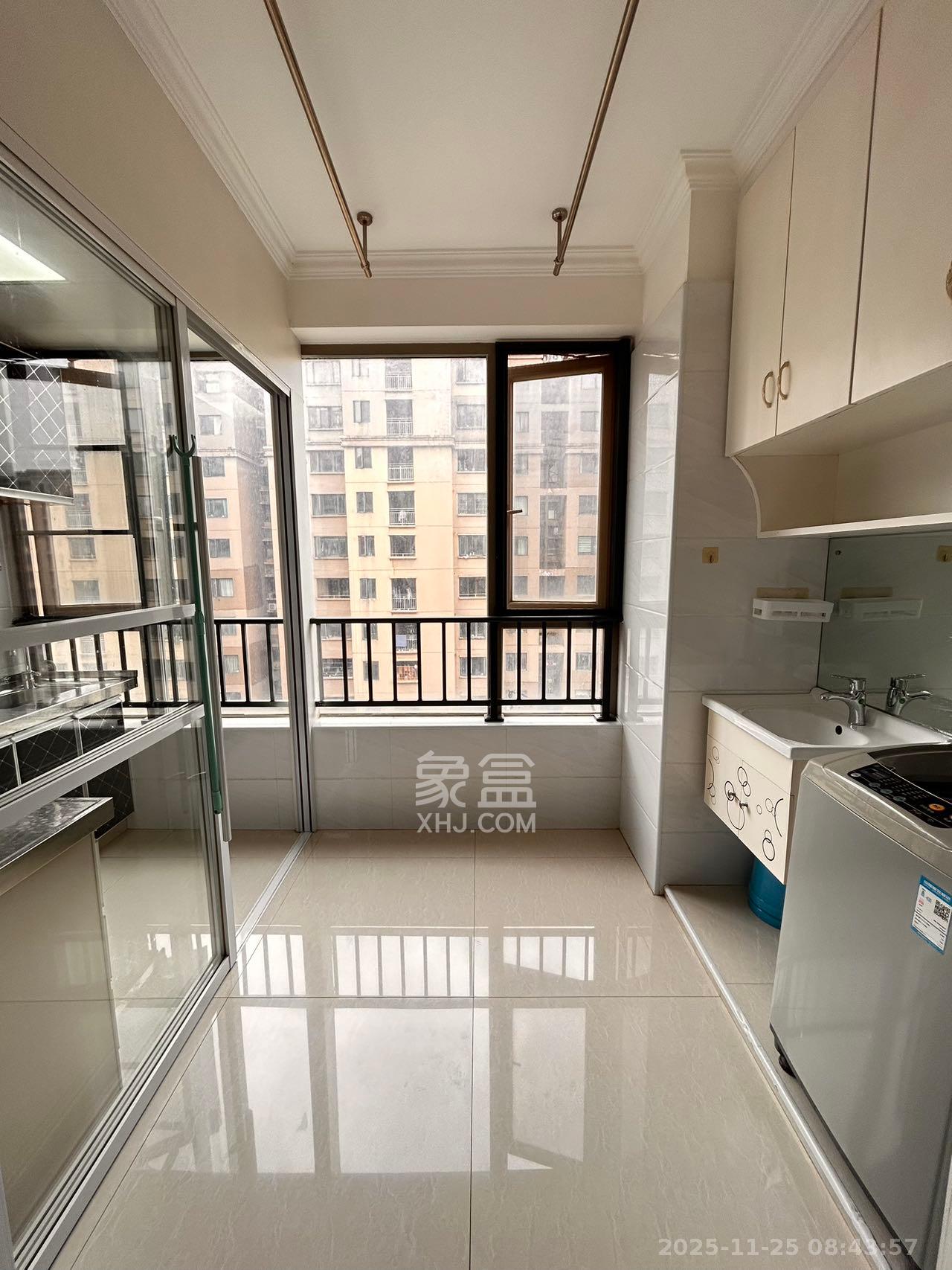 怡海星城  1室1厅1卫    1100.0元/月室内图