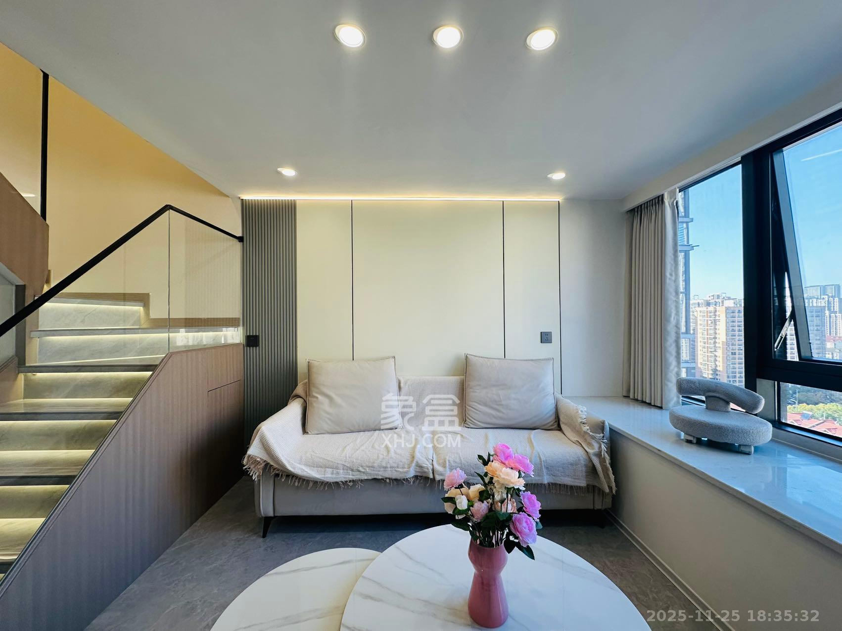 龙湖铂金岛  2室1厅1卫    2500.0元/月室内图