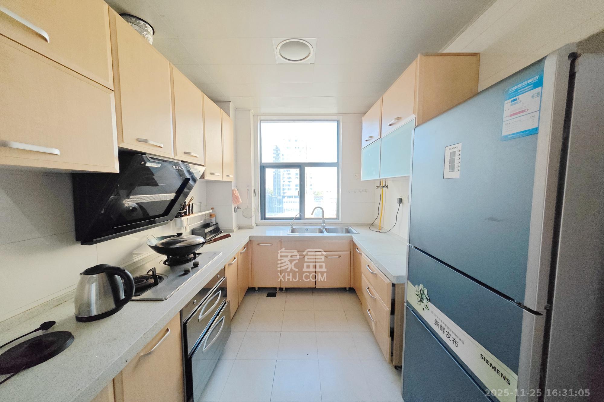 书香名邸 3室2厅2卫 150.0万 书香名邸 3室2厅2卫 150.0万厨房