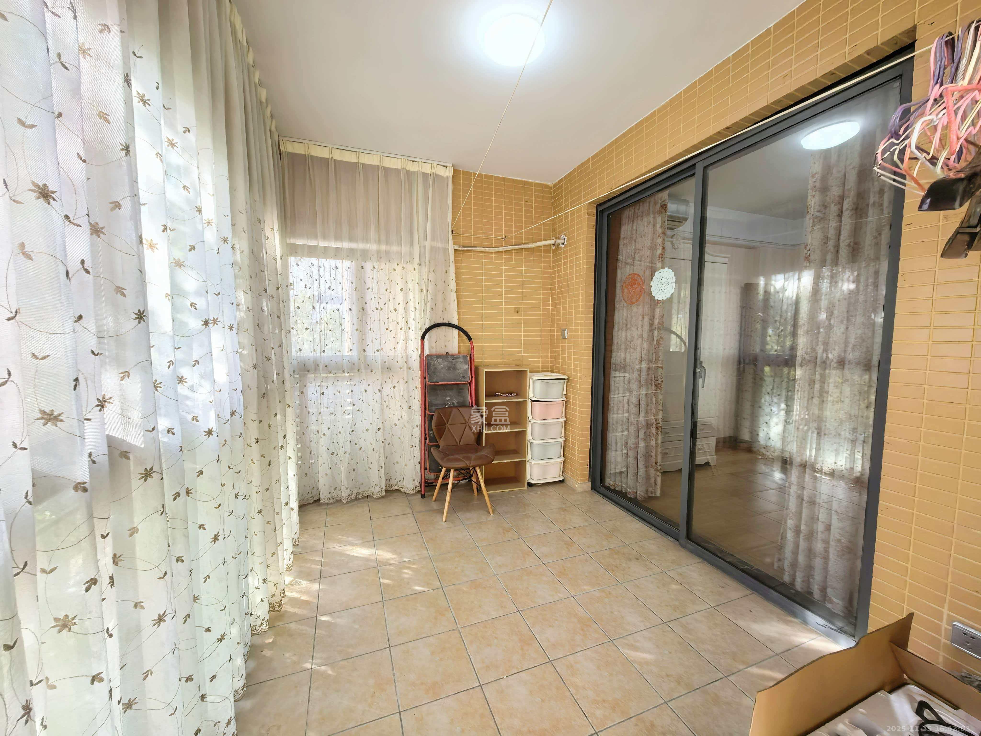 中城丽景香山园 3室2厅2卫 3000.0元/月 中城丽景香山园 3室2厅2卫 3000.0元/月室内图