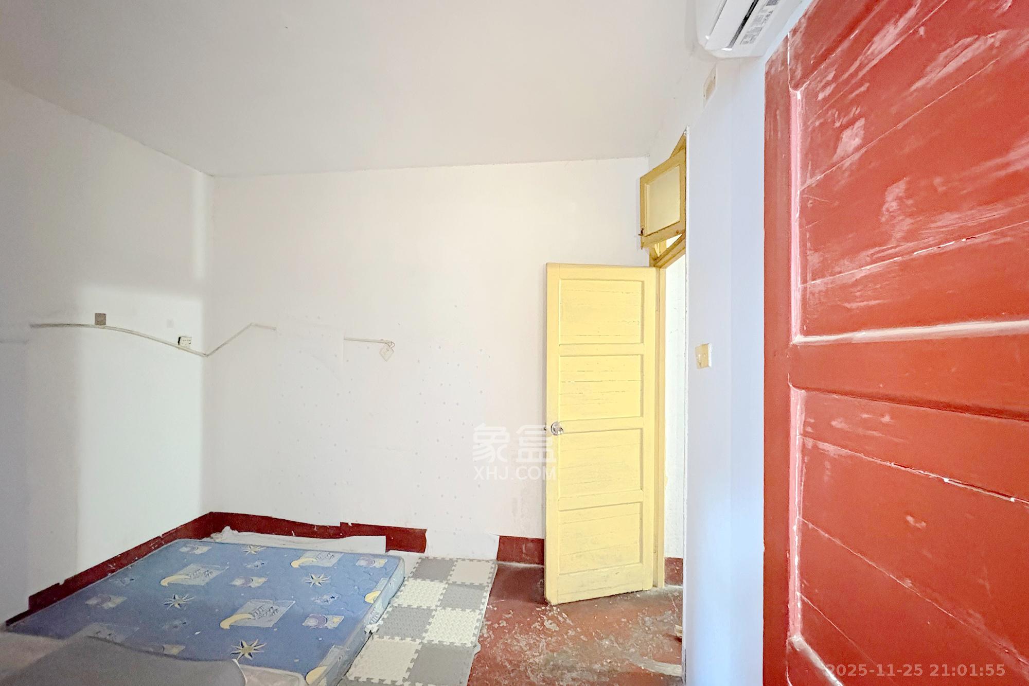 桐荫里社区 2室1厅1卫 38.0万 桐荫里社区 2室1厅1卫 38.0万卧室