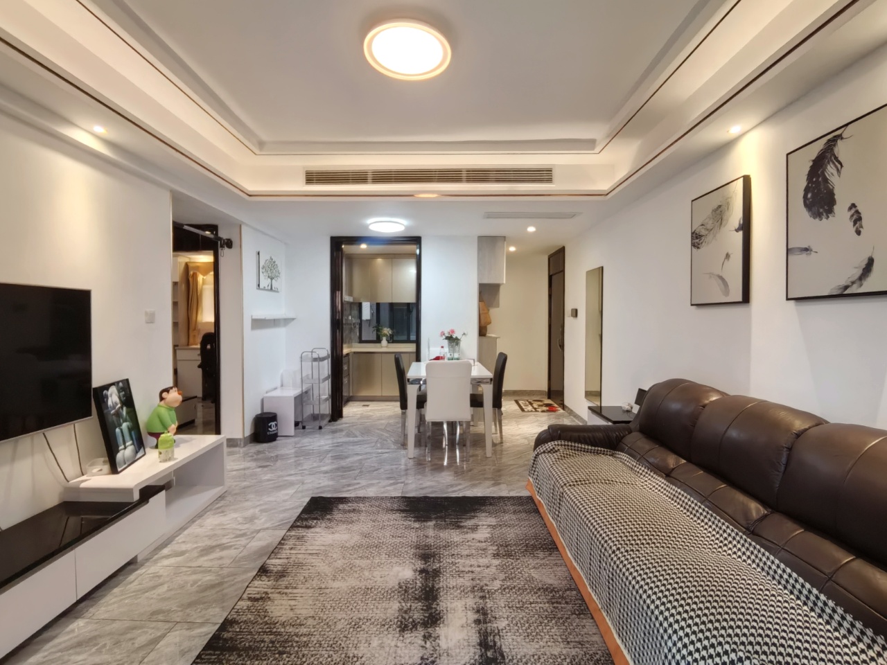 宇建国贸城  2室2厅1卫    3400.0元/月室内图1