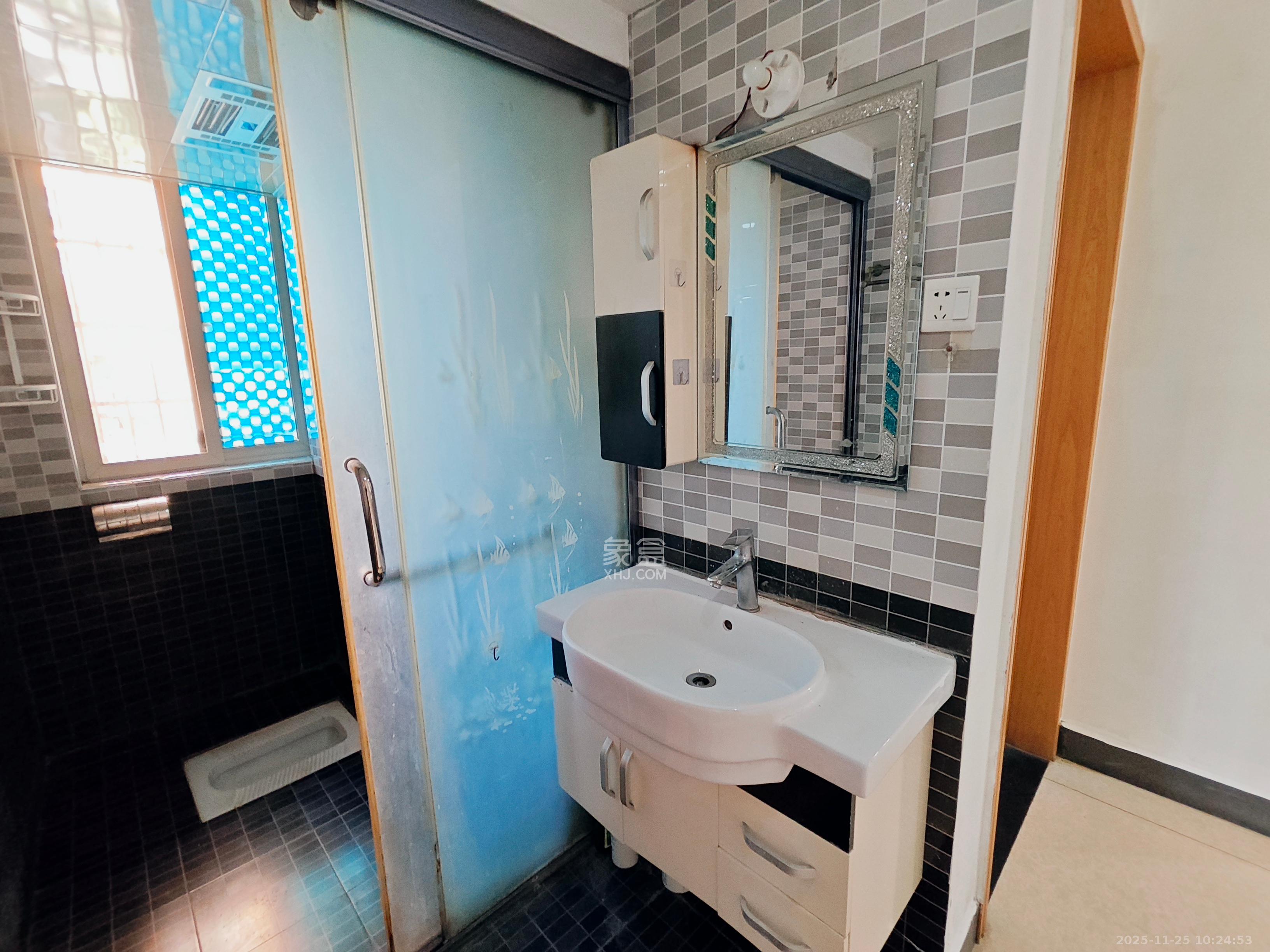 德润园  1室2厅1卫    1800.0元/月室内图