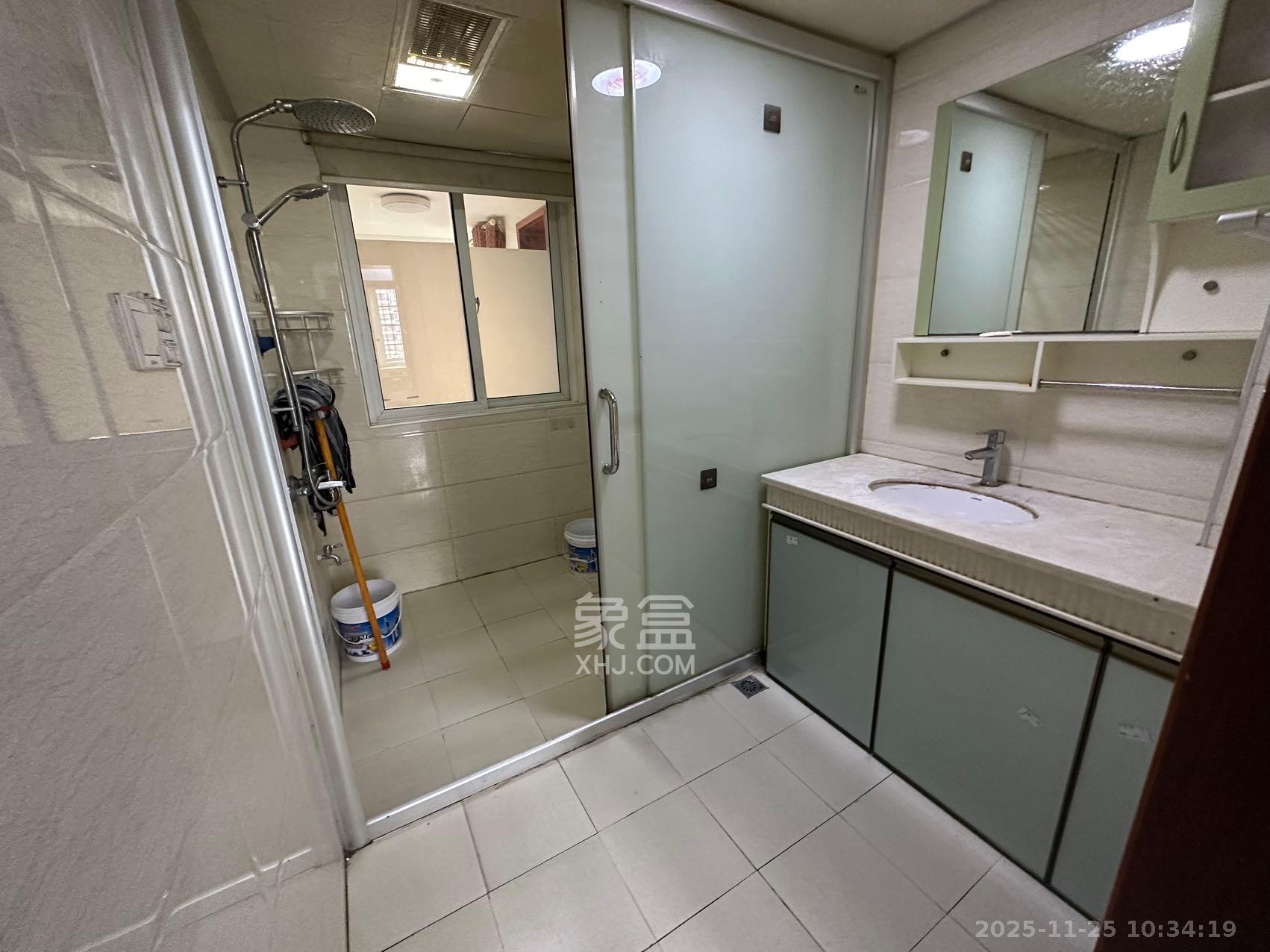 上河国际C区 3室1厅1卫 2900.0元/月 上河国际C区 3室1厅1卫 2900.0元/月室内图