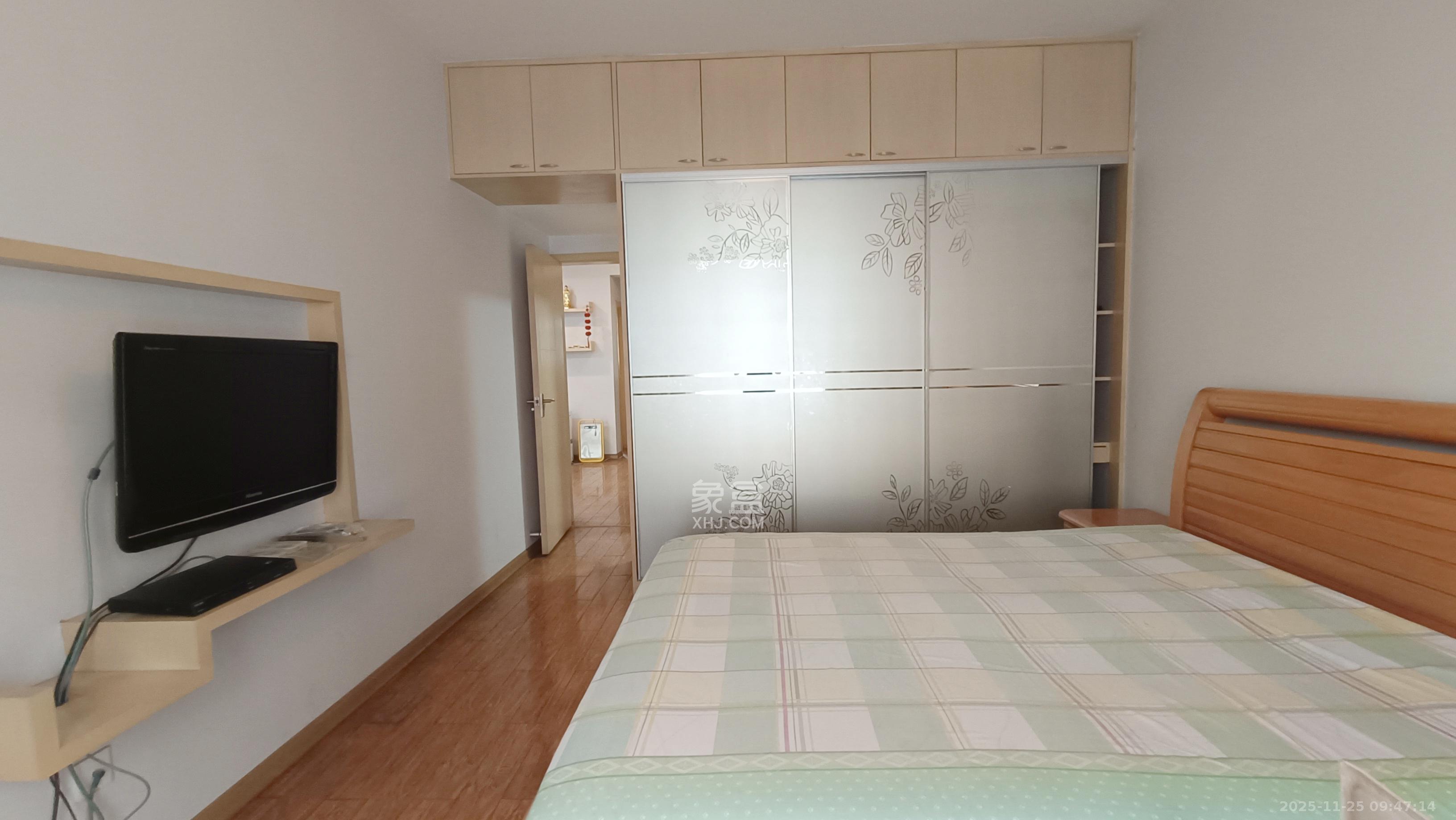 柠檬丽都  3室2厅2卫    2700.0元/月室内图