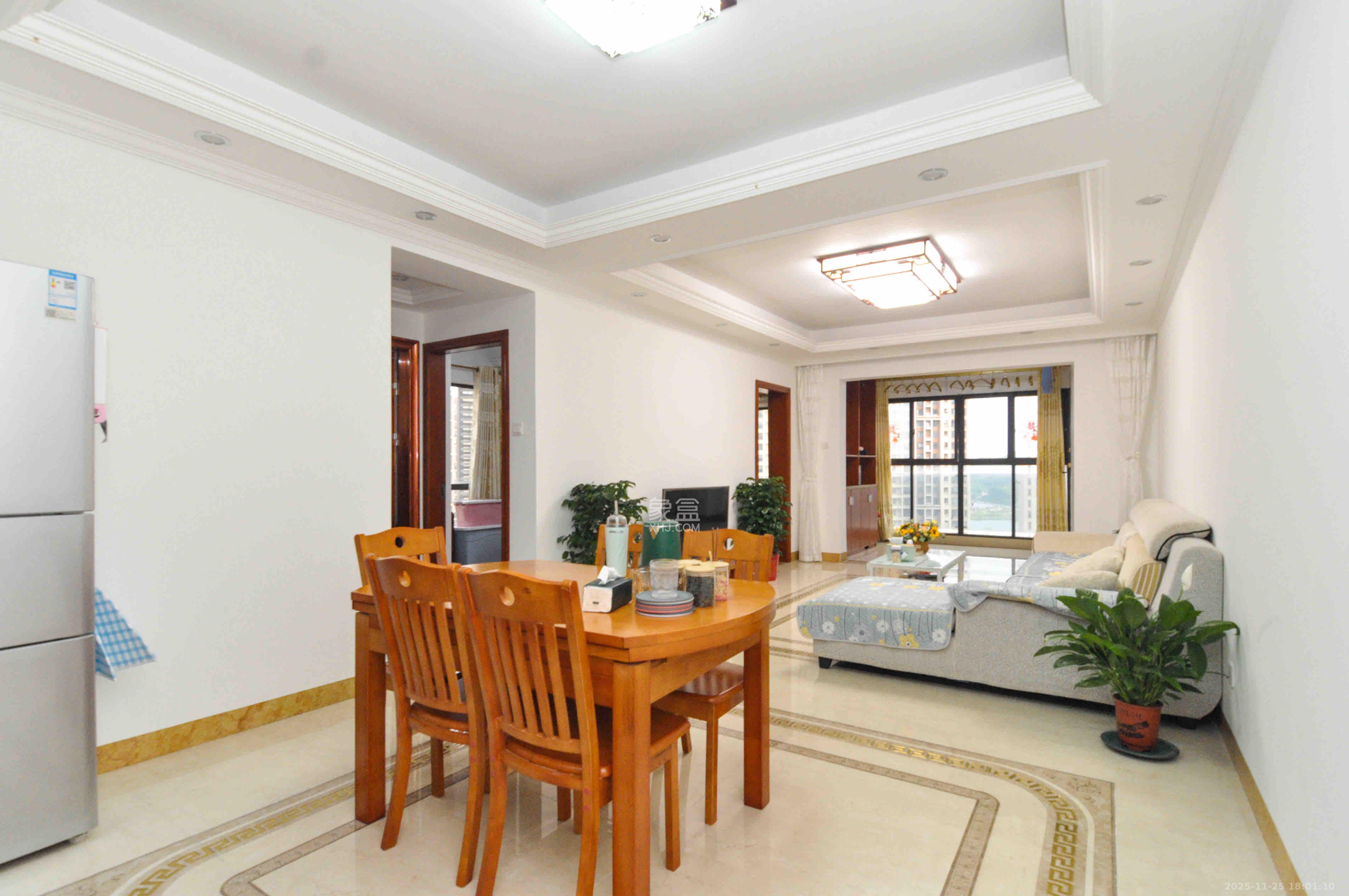 达美D6区  3室2厅1卫    3300.0元/月室内图