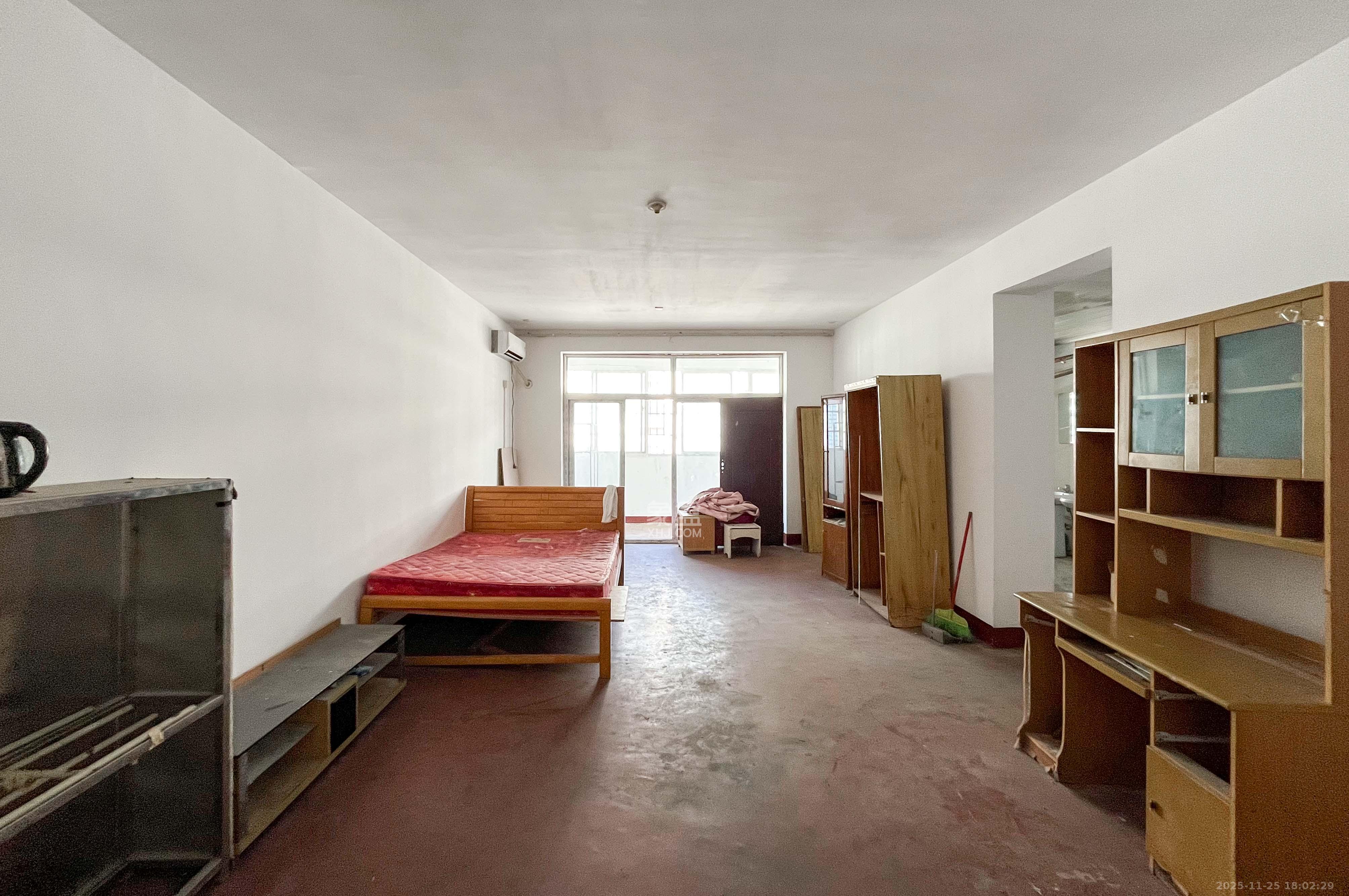 麓谷雅园  3室2厅2卫    77.5万