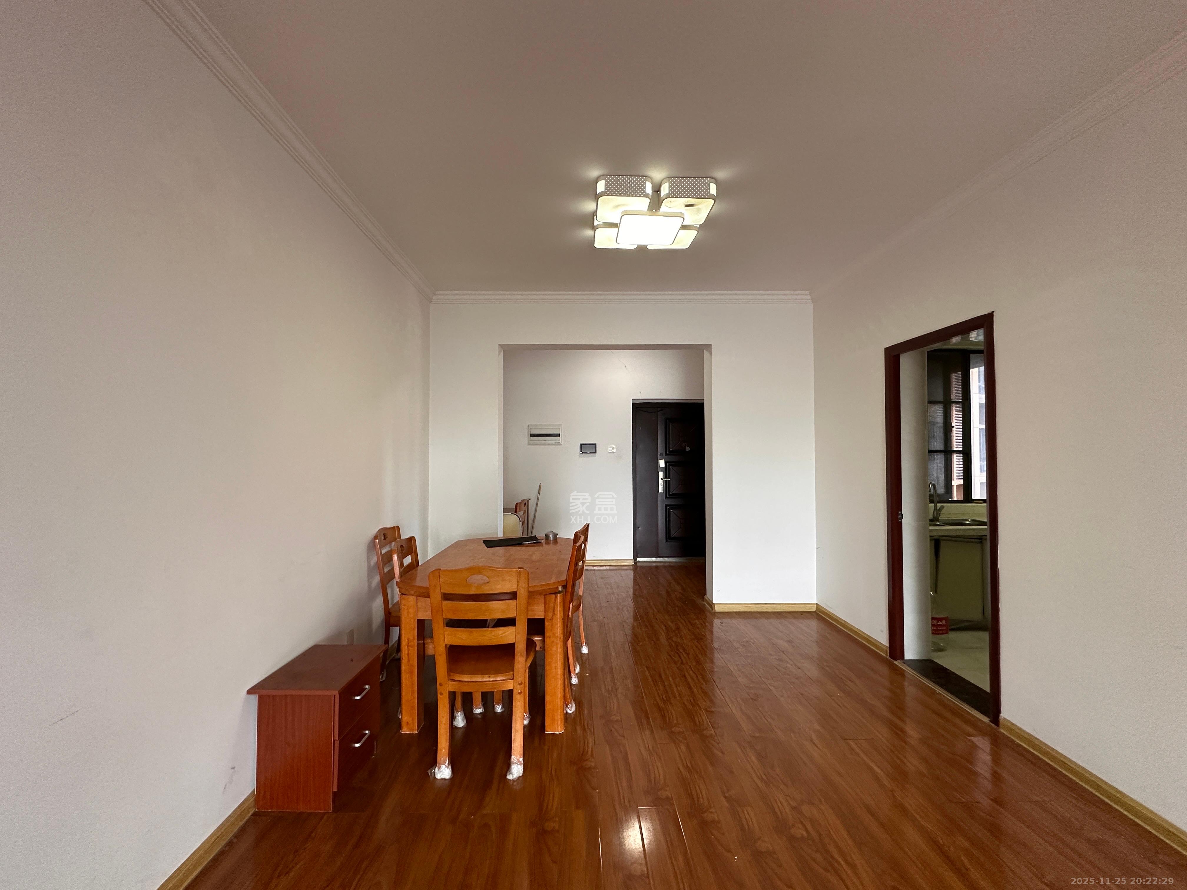 荣悦台  3室2厅2卫    3600.0元/月室内图