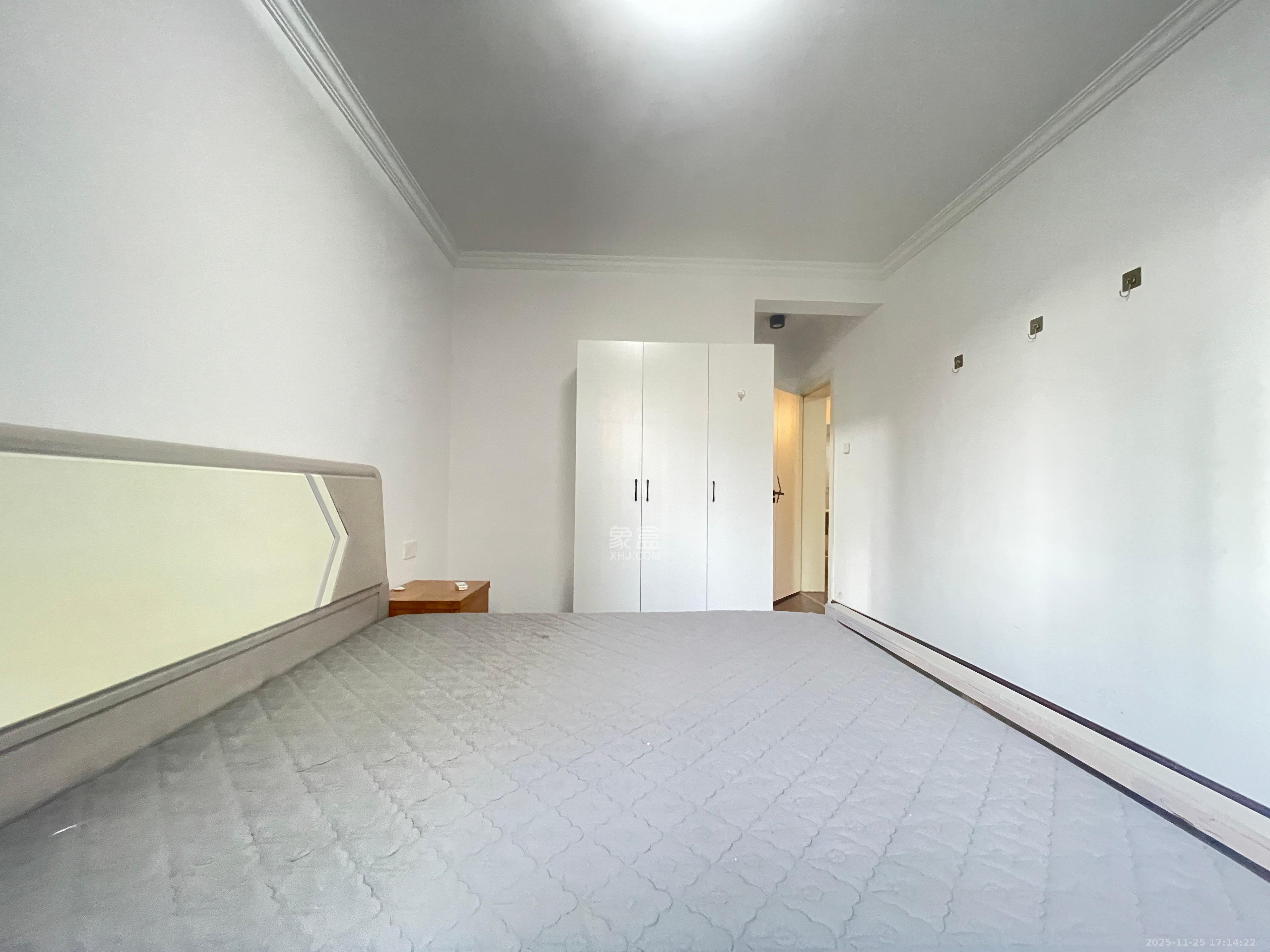 广福园 3室2厅1卫 2500.0元/月 广福园 3室2厅1卫 2500.0元/月室内图