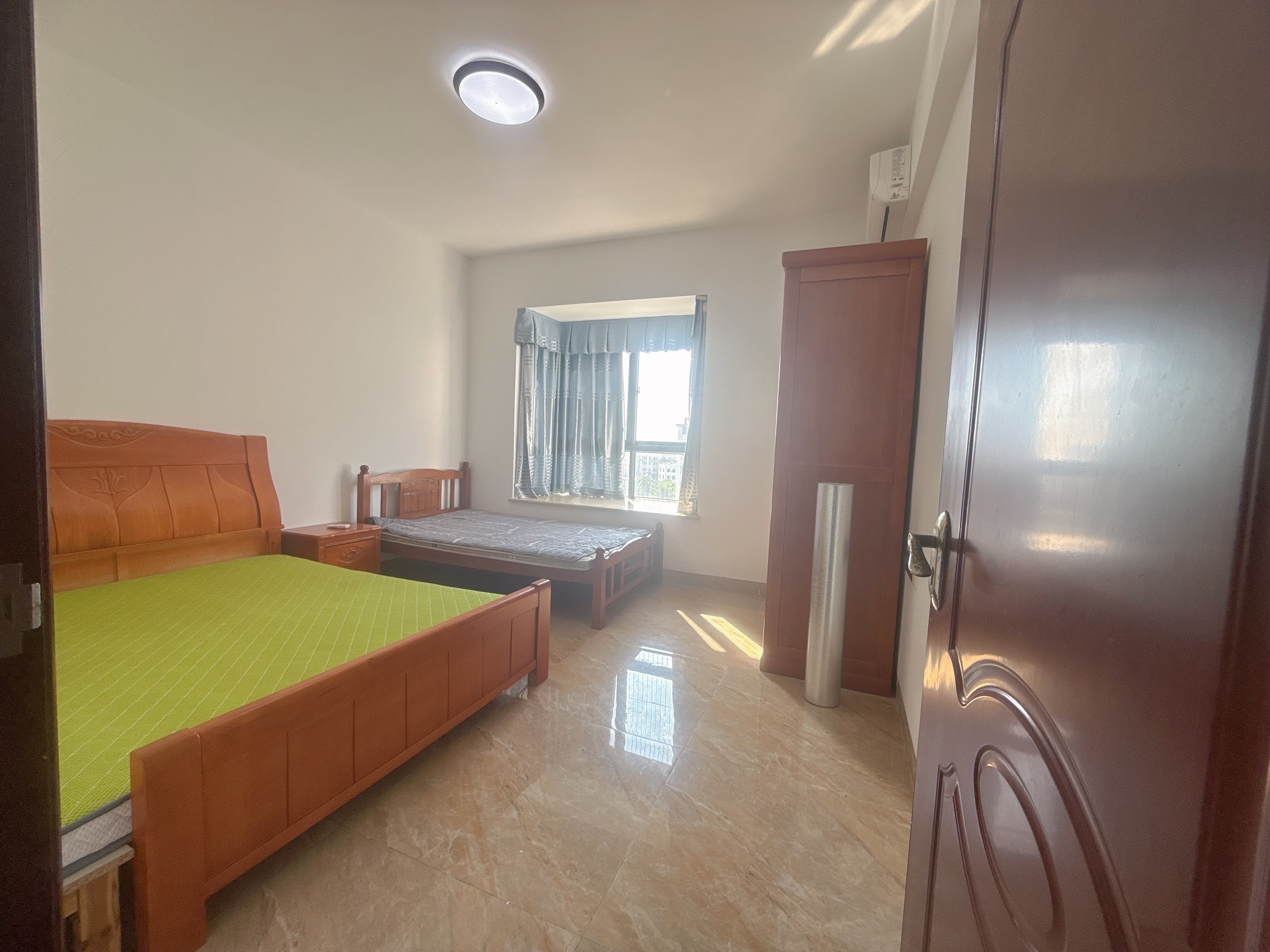 枫林雅郡 2室2厅1卫 2400.0元/月 枫林雅郡 2室2厅1卫 2400.0元/月室内图