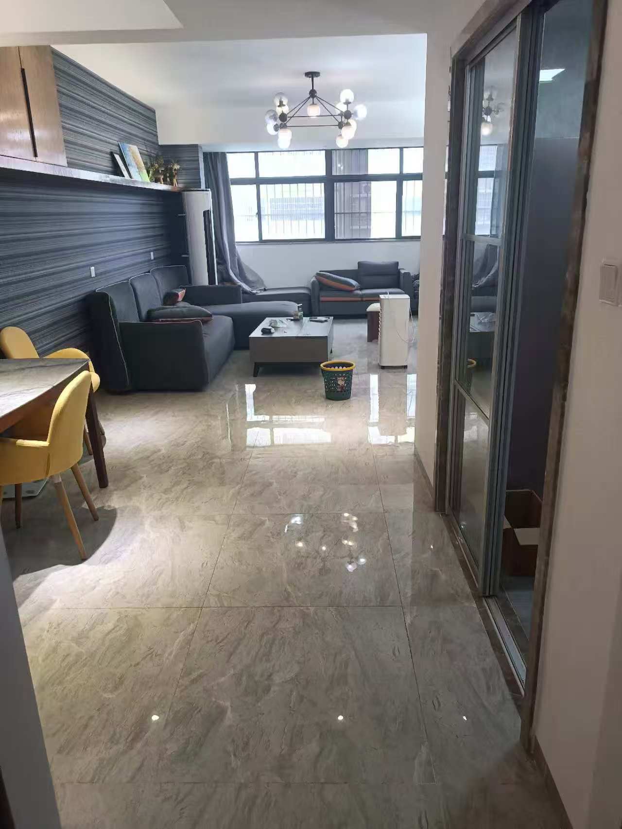 家顺花园  3室2厅2卫    2600.0元/月室内图