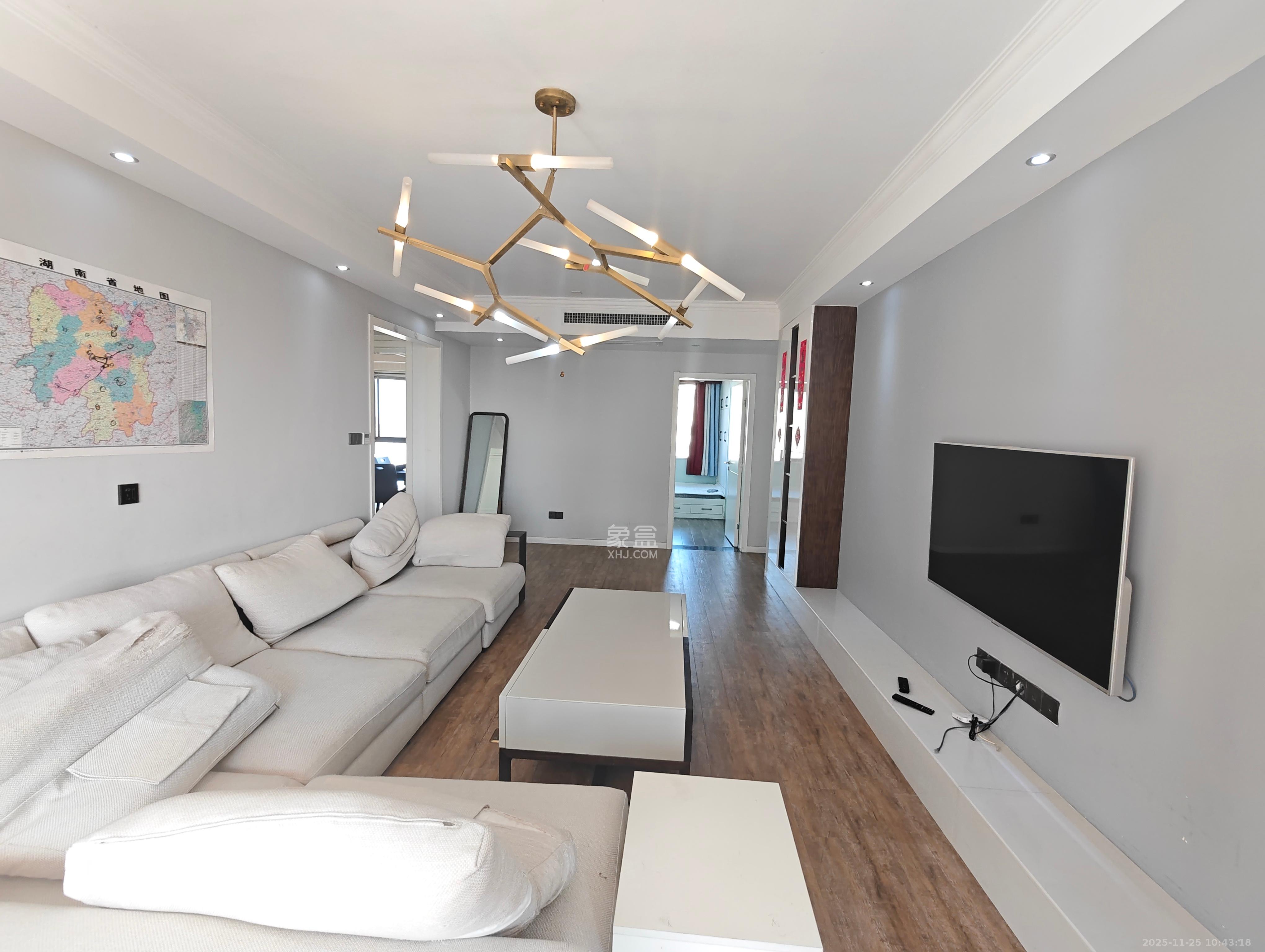 半山壹号 3室2厅2卫 3500.0元/月 半山壹号 3室2厅2卫 3500.0元/月室内图