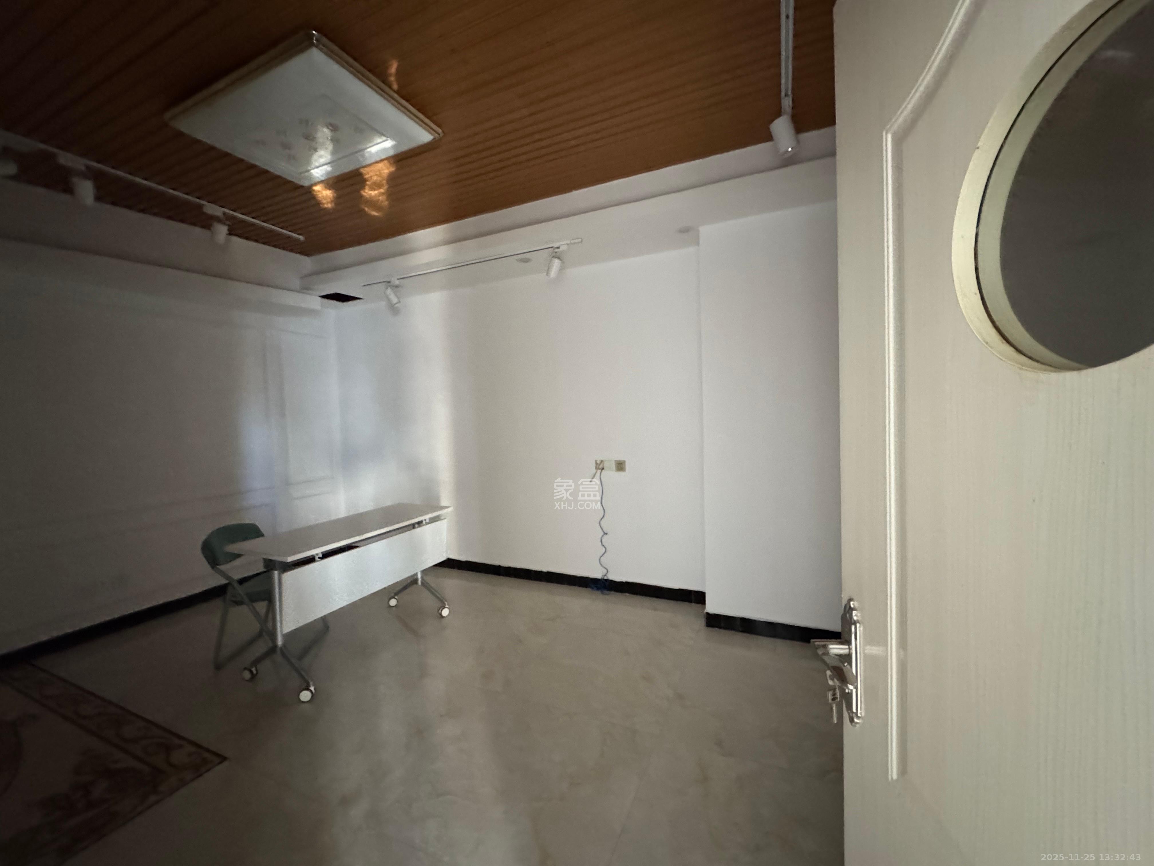 湘江世纪城富湾国际 4室2厅2卫 7000.0元/月 湘江世纪城富湾国际 4室2厅2卫 7000.0元/月室内图