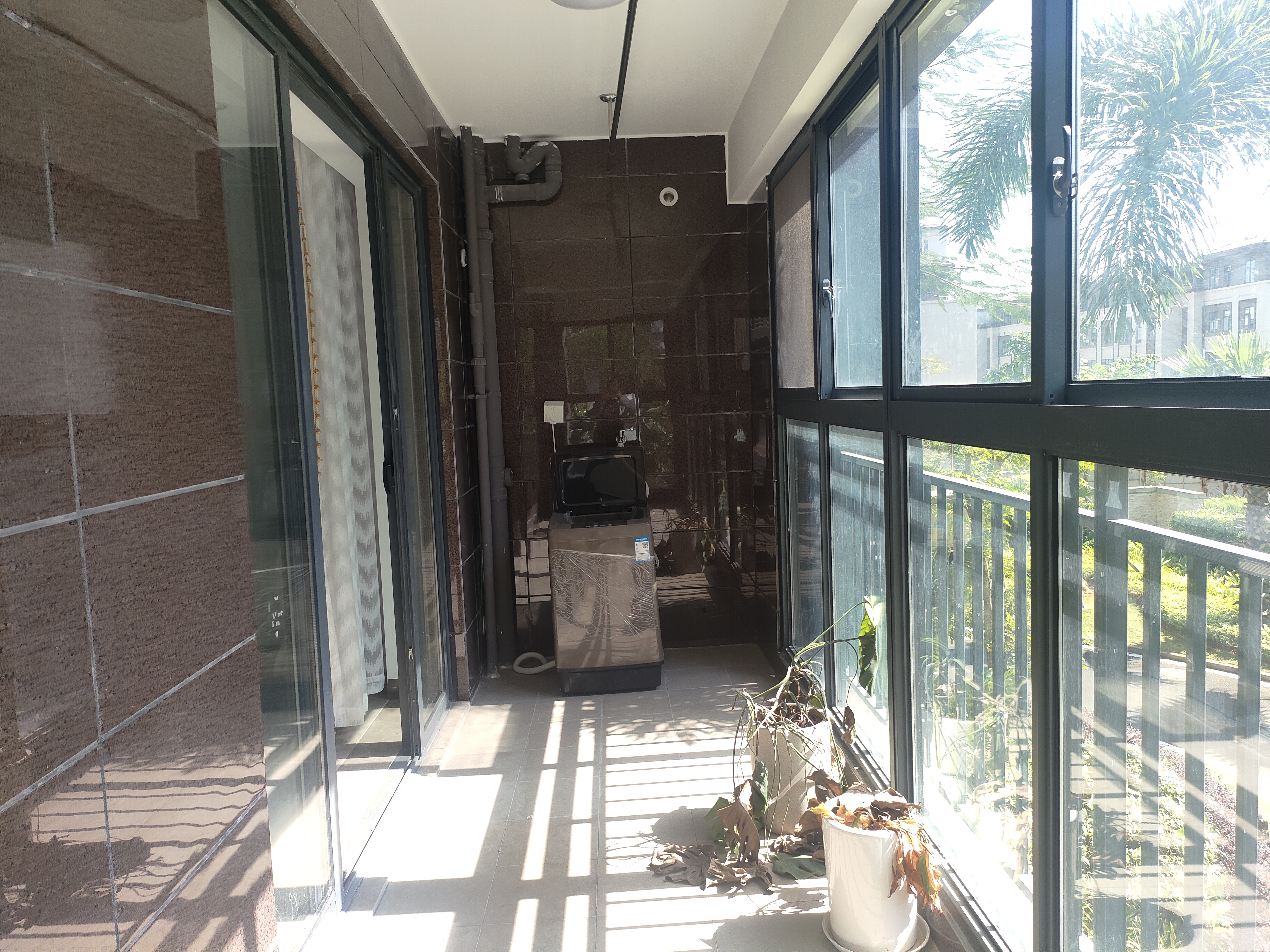 南海幸福汇  4室2厅2卫    2300.0元/月室内图