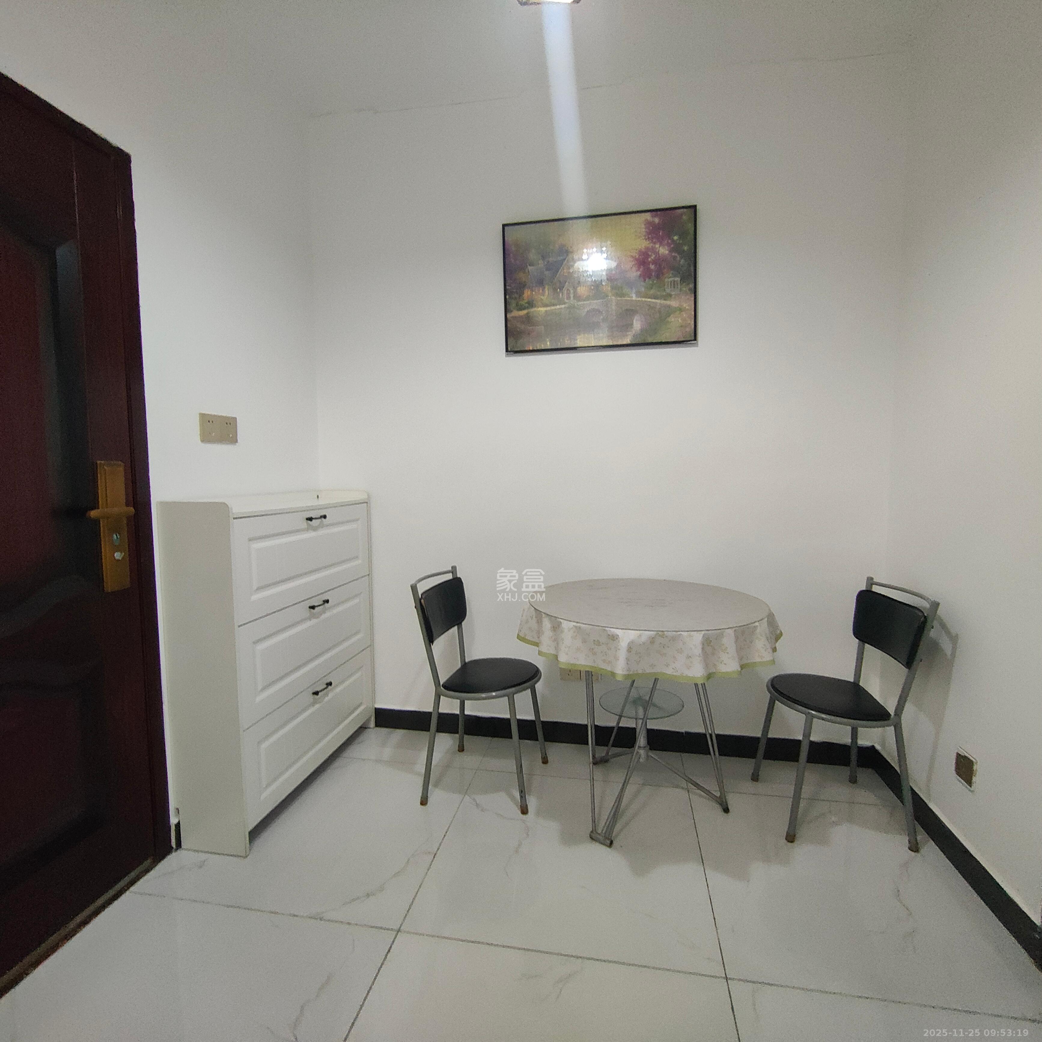 和庄  2室1厅1卫    1800.0元/月室内图