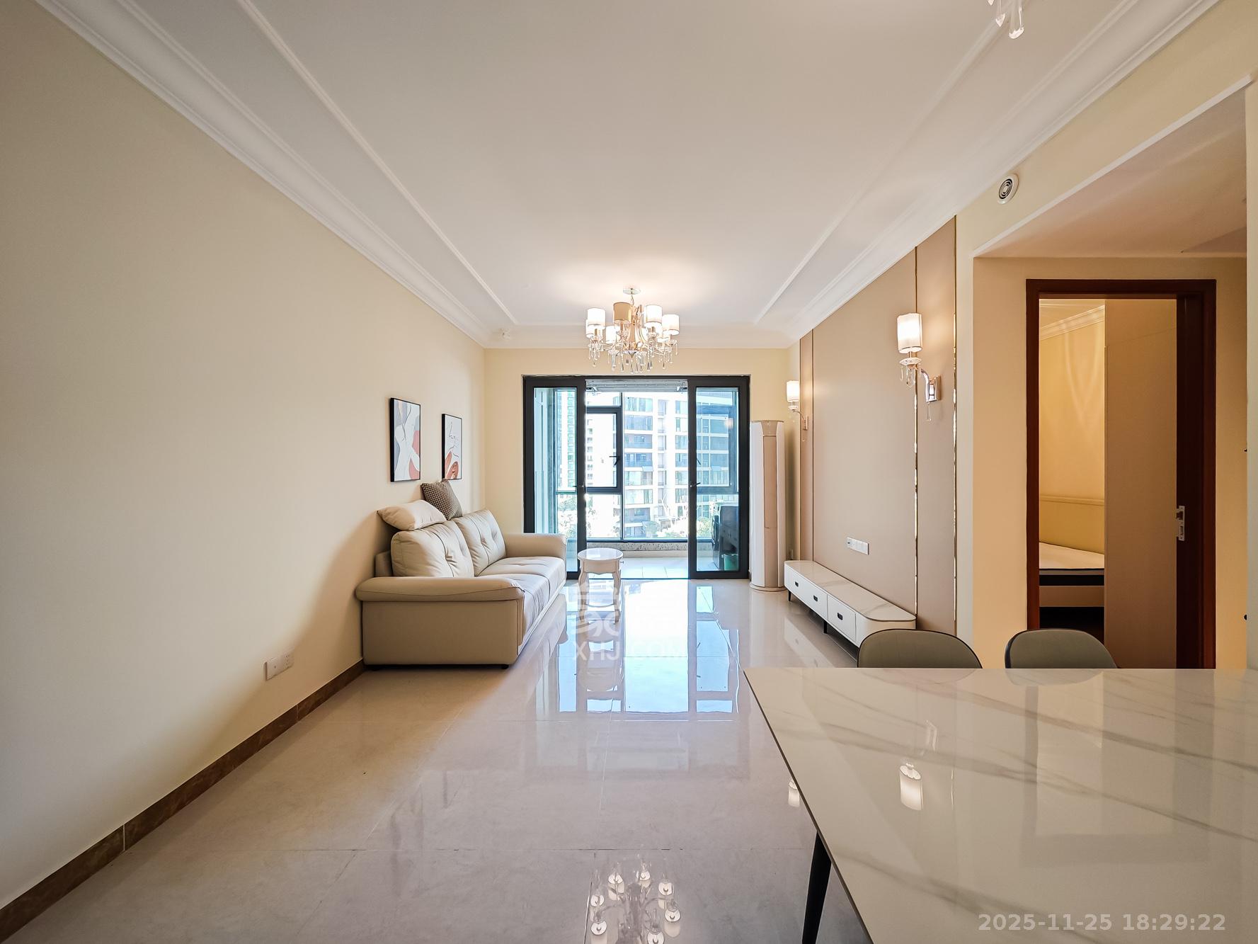 恒大御景天下城二期 3室2厅1卫 75.0万 恒大御景天下城二期 3室2厅1卫 75.0万客厅