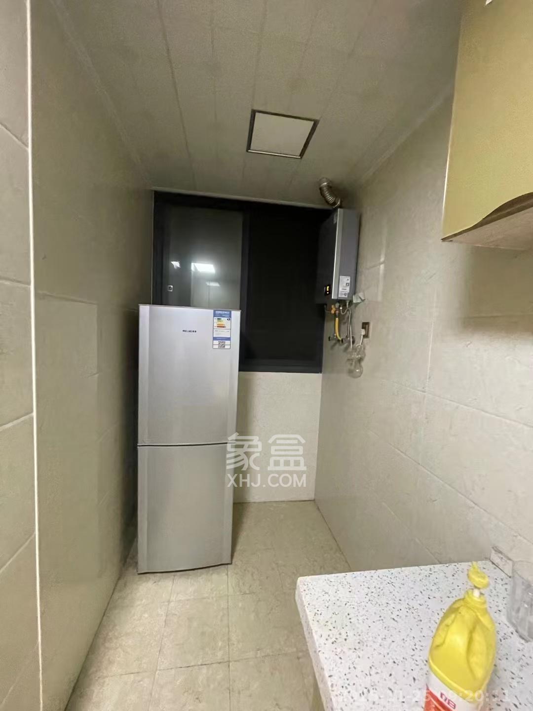 嘉顺苑 2室2厅1卫 2200.0元/月 嘉顺苑 2室2厅1卫 2200.0元/月室内图