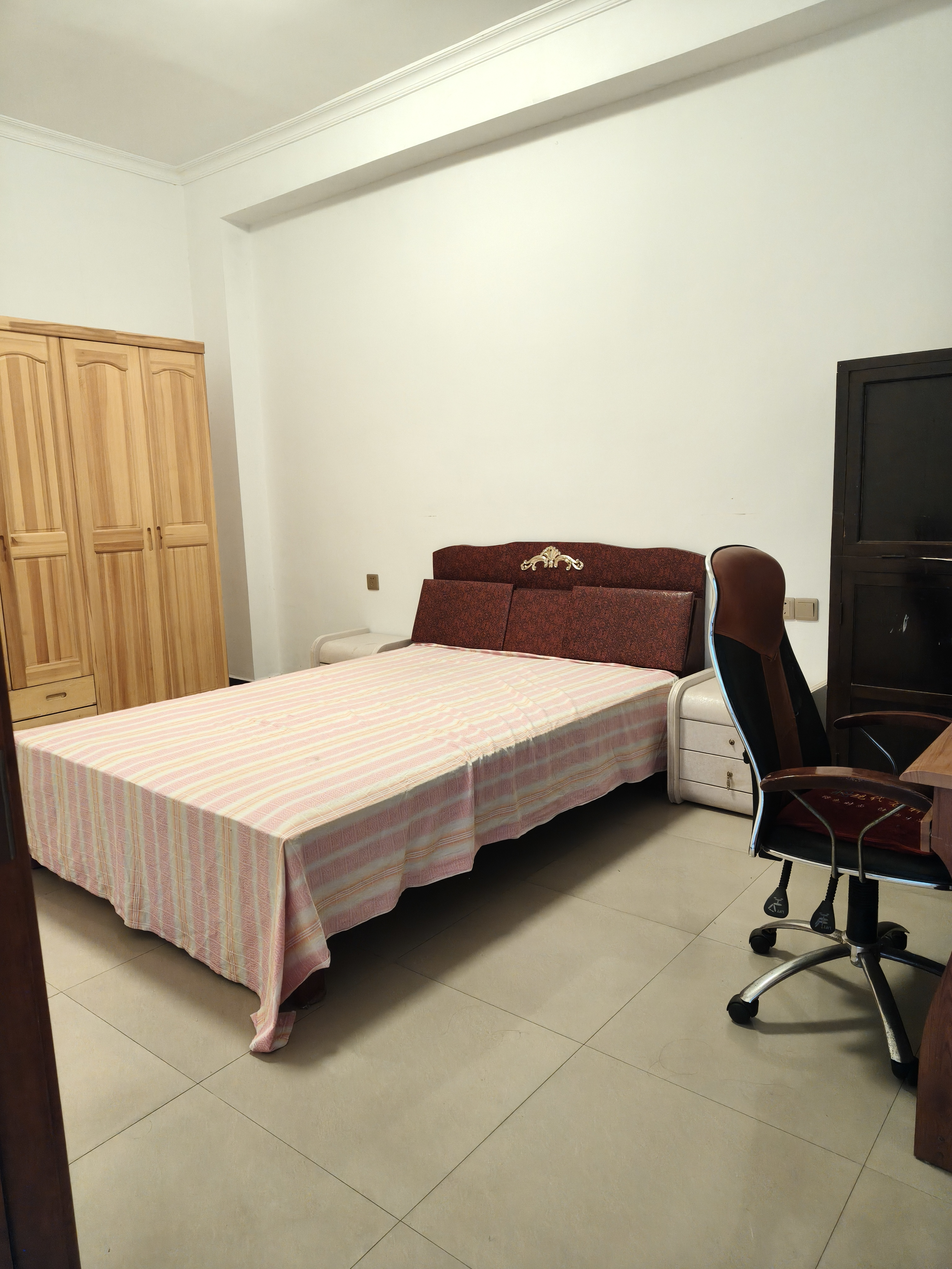 娄星区白塘路肉联厂 1室0厅0卫 32.8万 娄星区白塘路肉联厂 1室0厅0卫 32.8万卧室