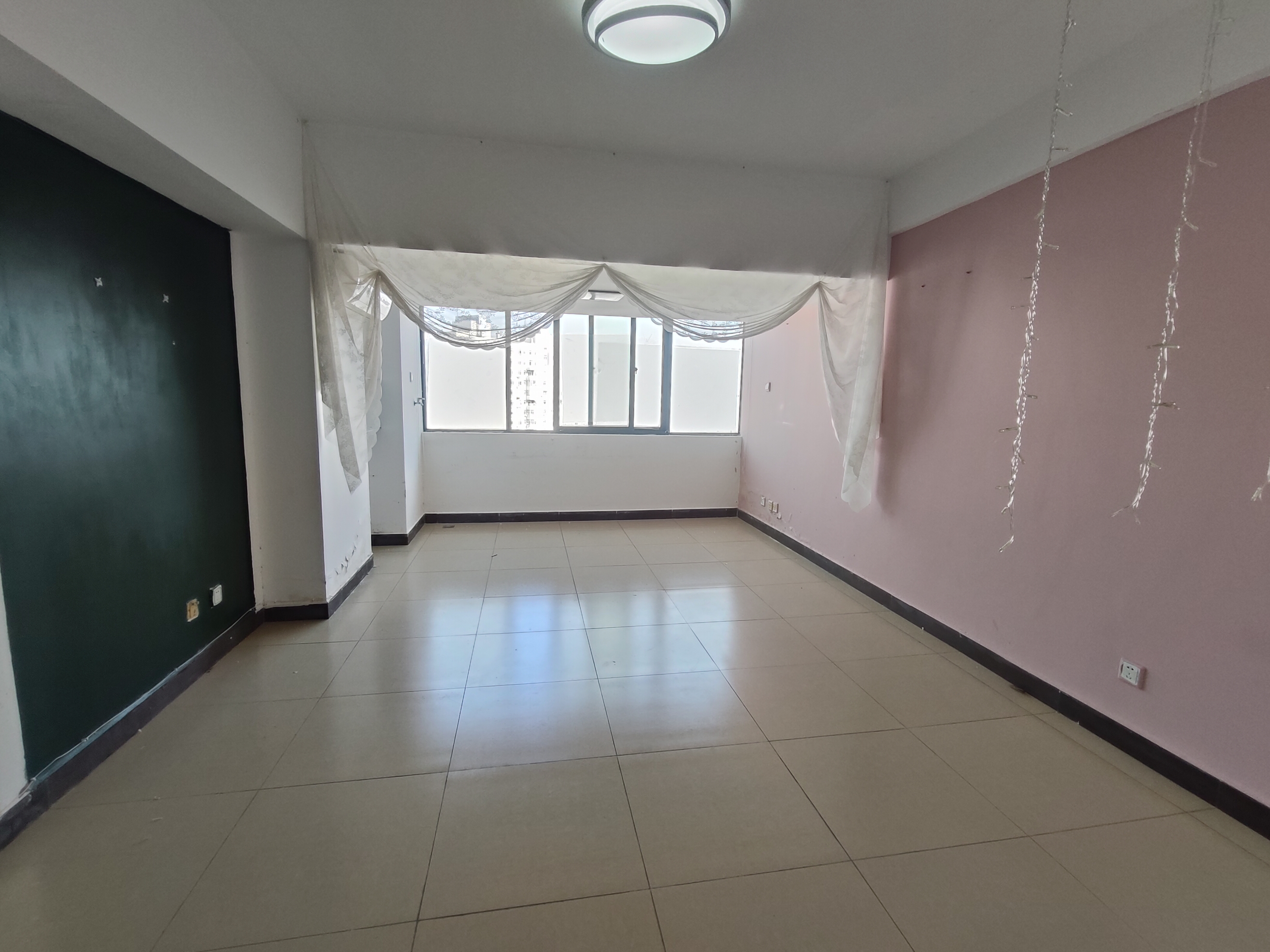 帝国大厦  1室0厅1卫    1400.0元/月室内图