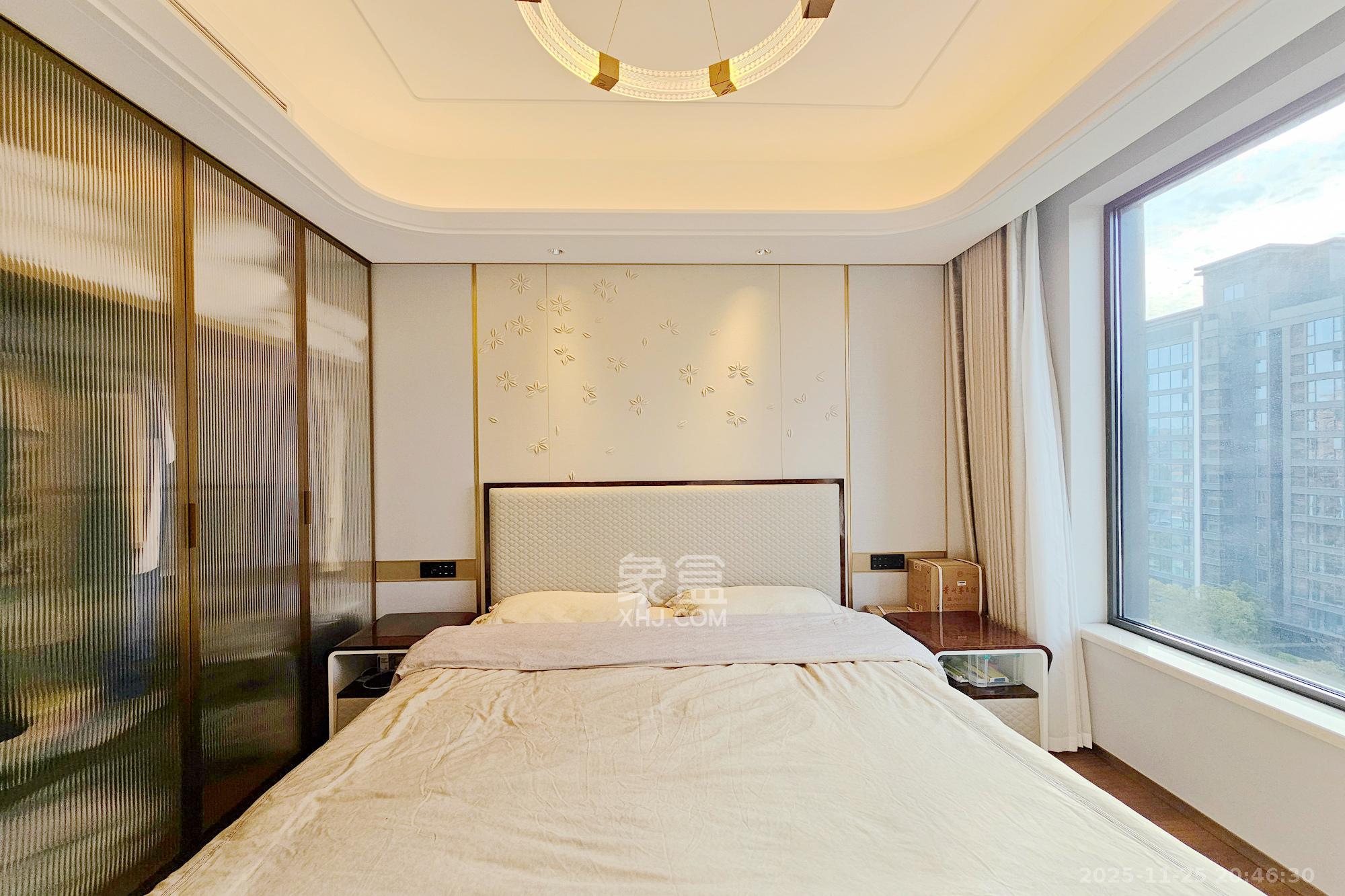 运达滨河广场  4室2厅3卫    580.0万卧室