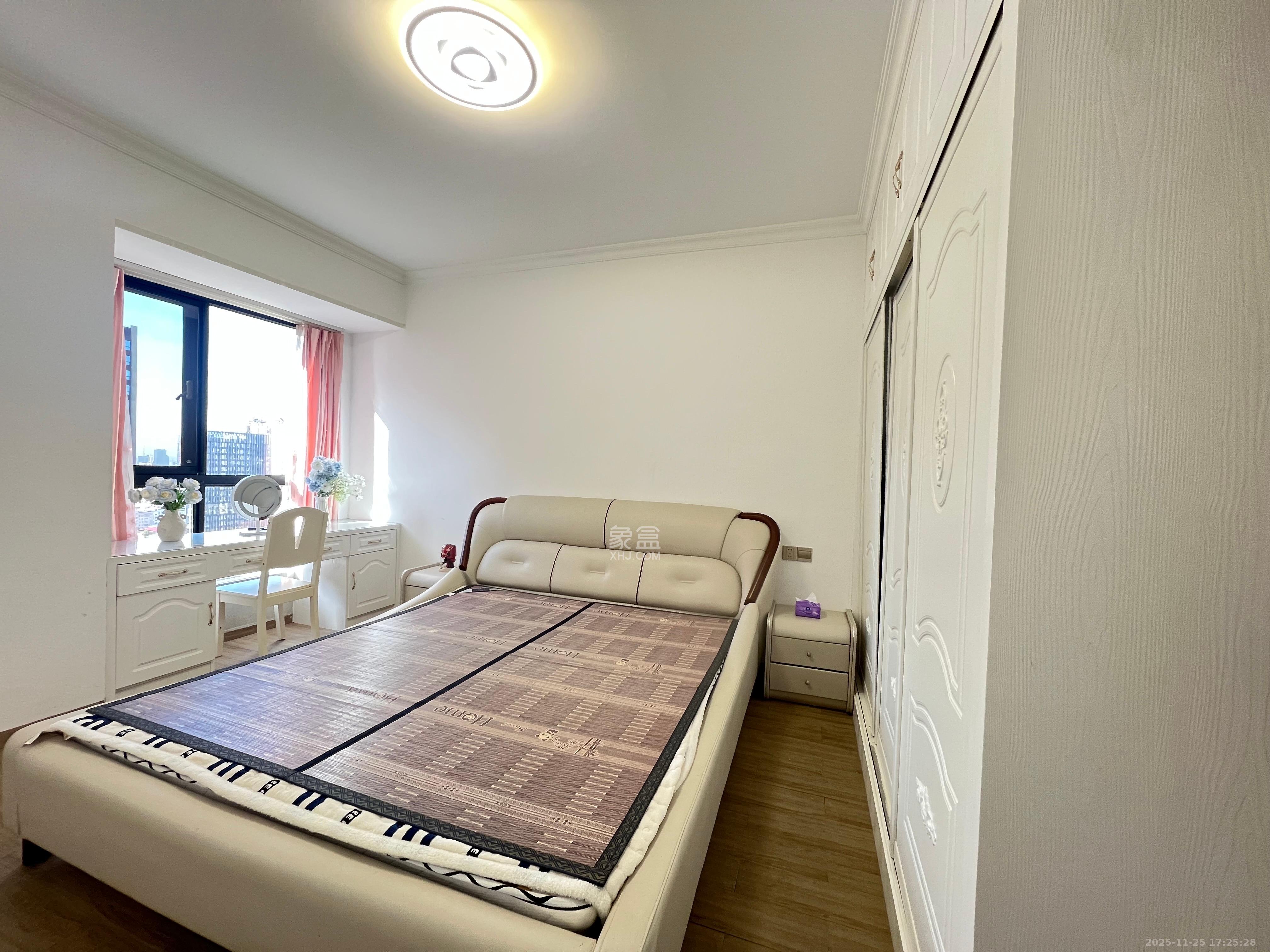 天元广场 3室2厅1卫 2200.0元/月 天元广场 3室2厅1卫 2200.0元/月室内图