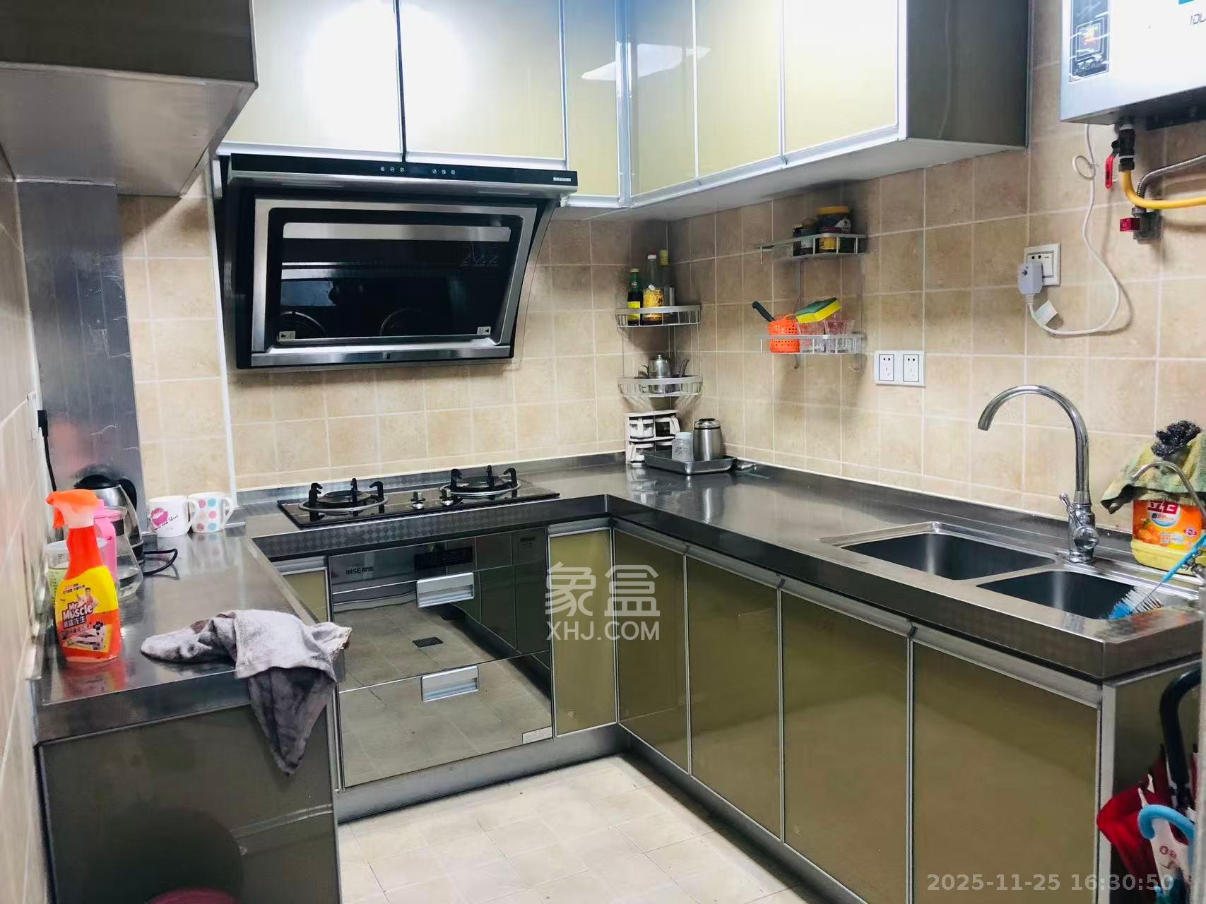 上河国际C区  3室2厅1卫    2800.0元/月室内图