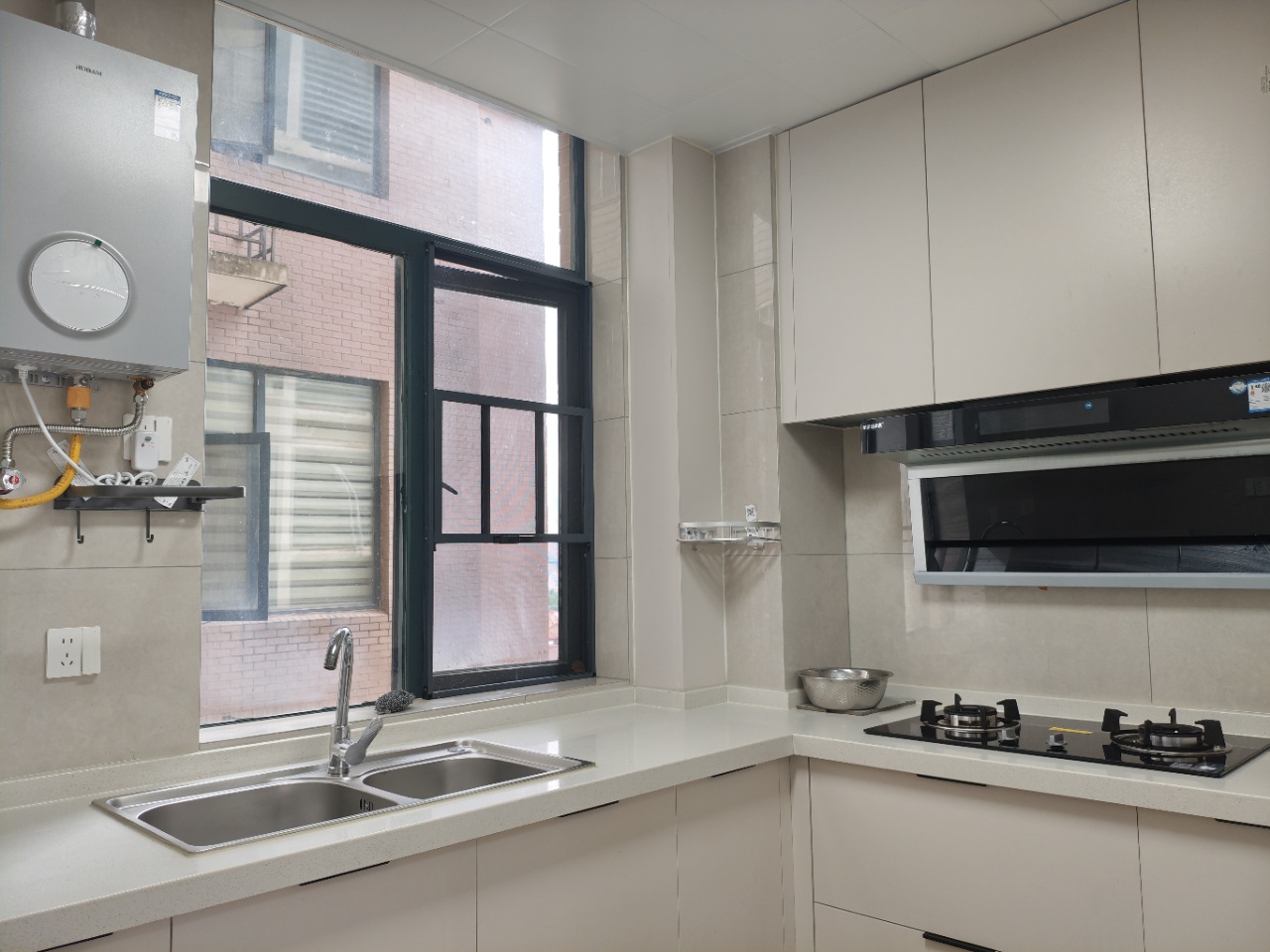 枫华府第  3室2厅2卫    2400.0元/月户型图