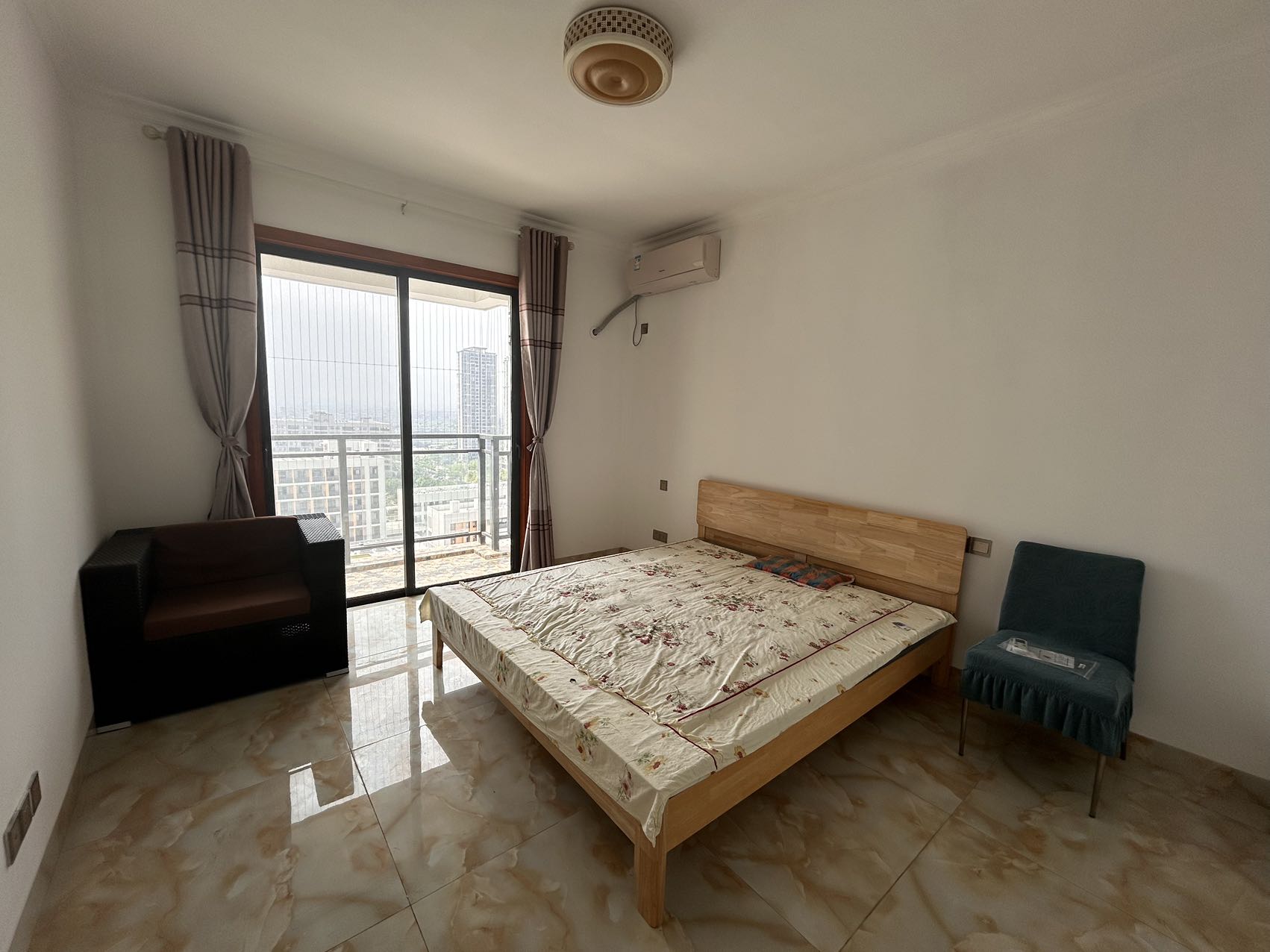 伊泰天骄一期 3室2厅2卫 2600.0元/月 伊泰天骄一期 3室2厅2卫 2600.0元/月室内图