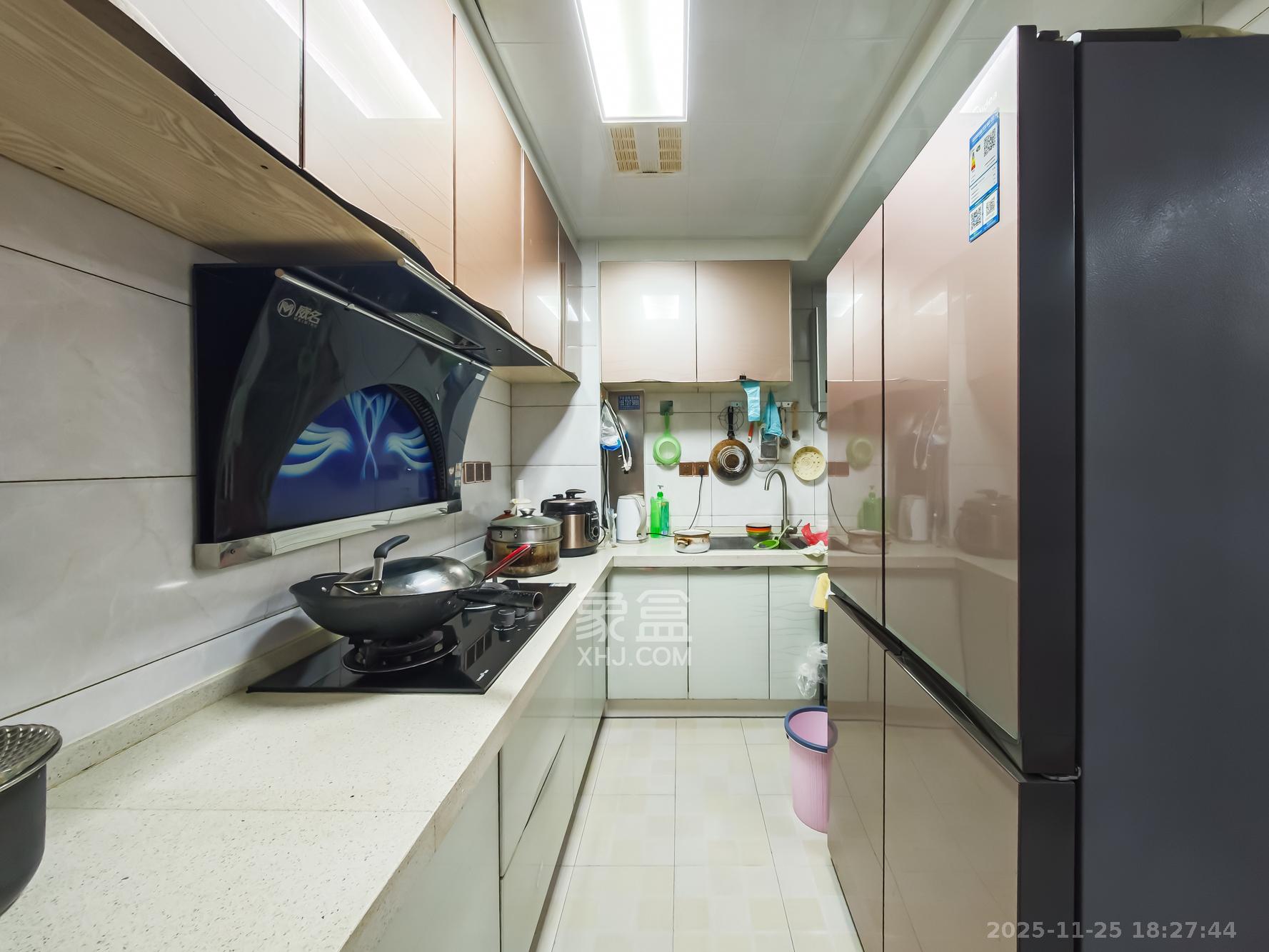 山语城三期  3室2厅1卫    68.0万厨房