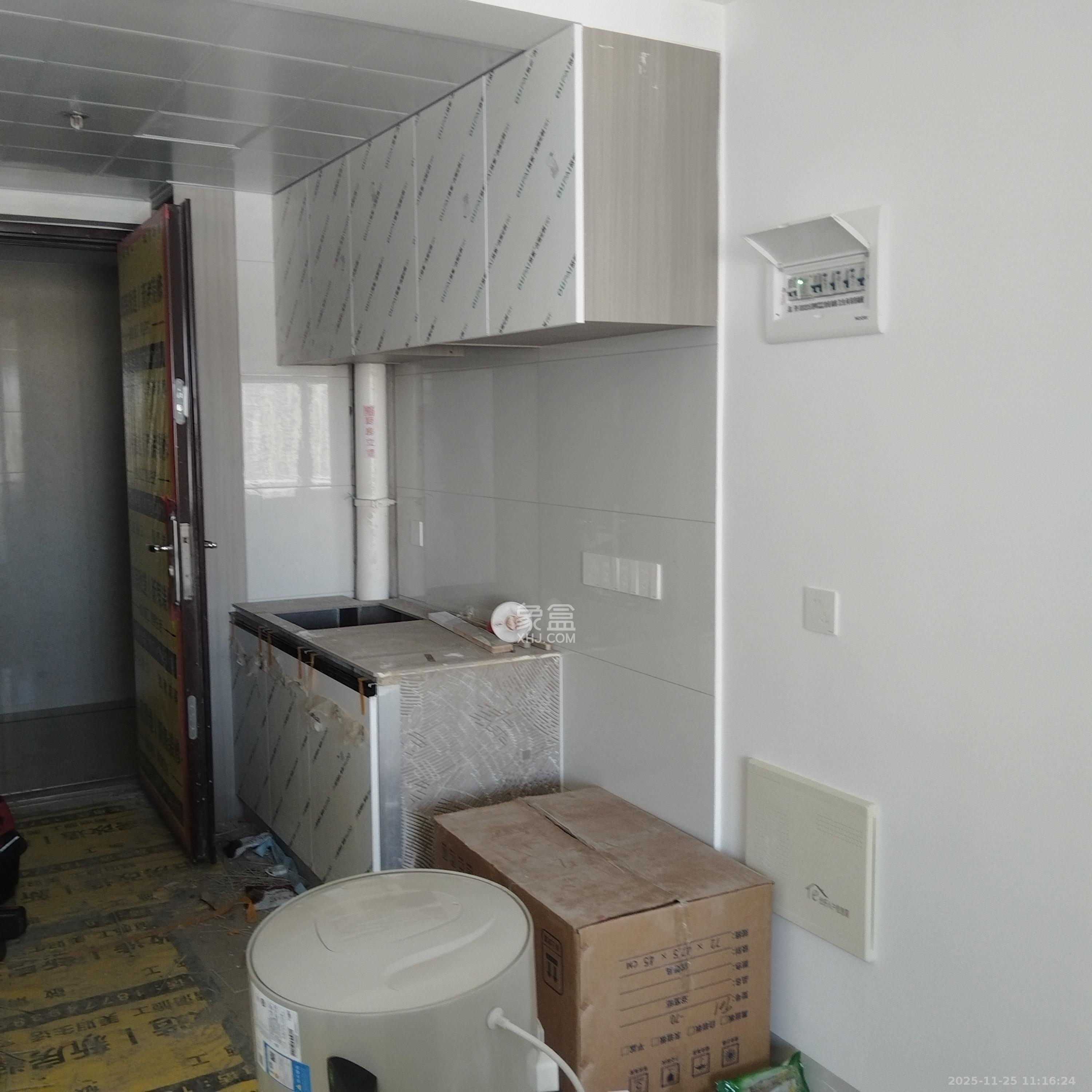 中海珑悦府  1室1厅1卫    1400.0元/月室内图